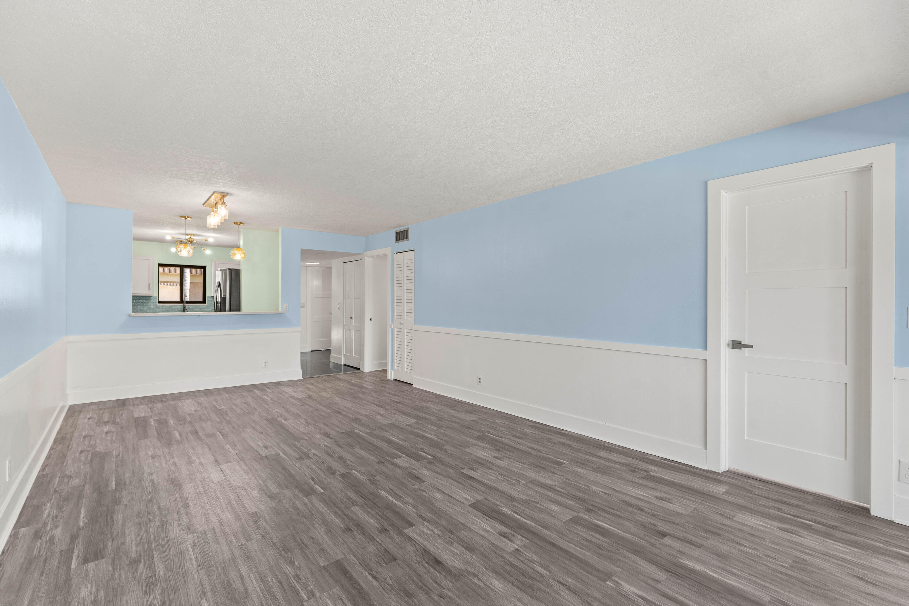 RIVEREDGE CONDO - Residential Lease