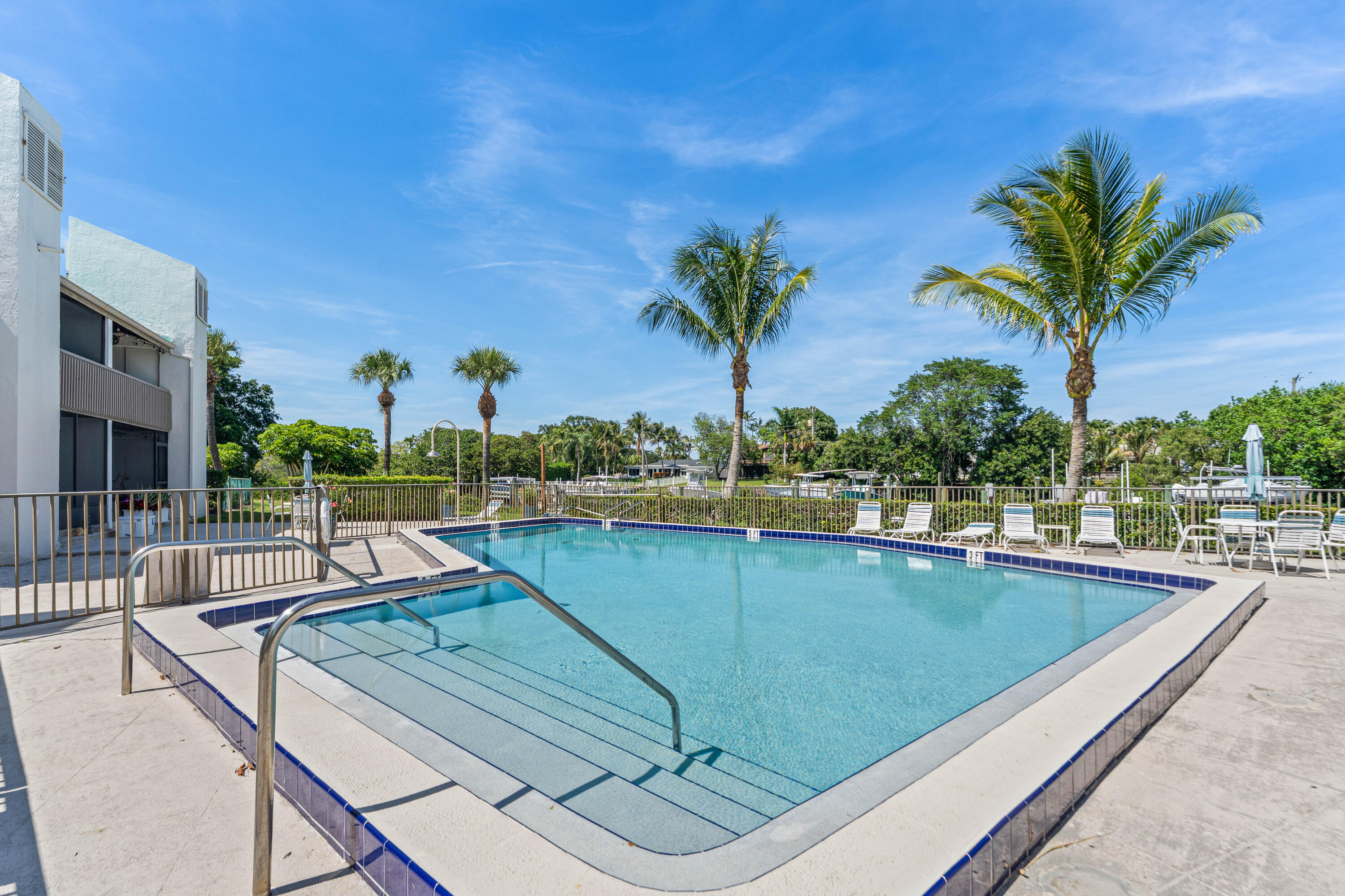 RIVEREDGE CONDO - Residential Lease