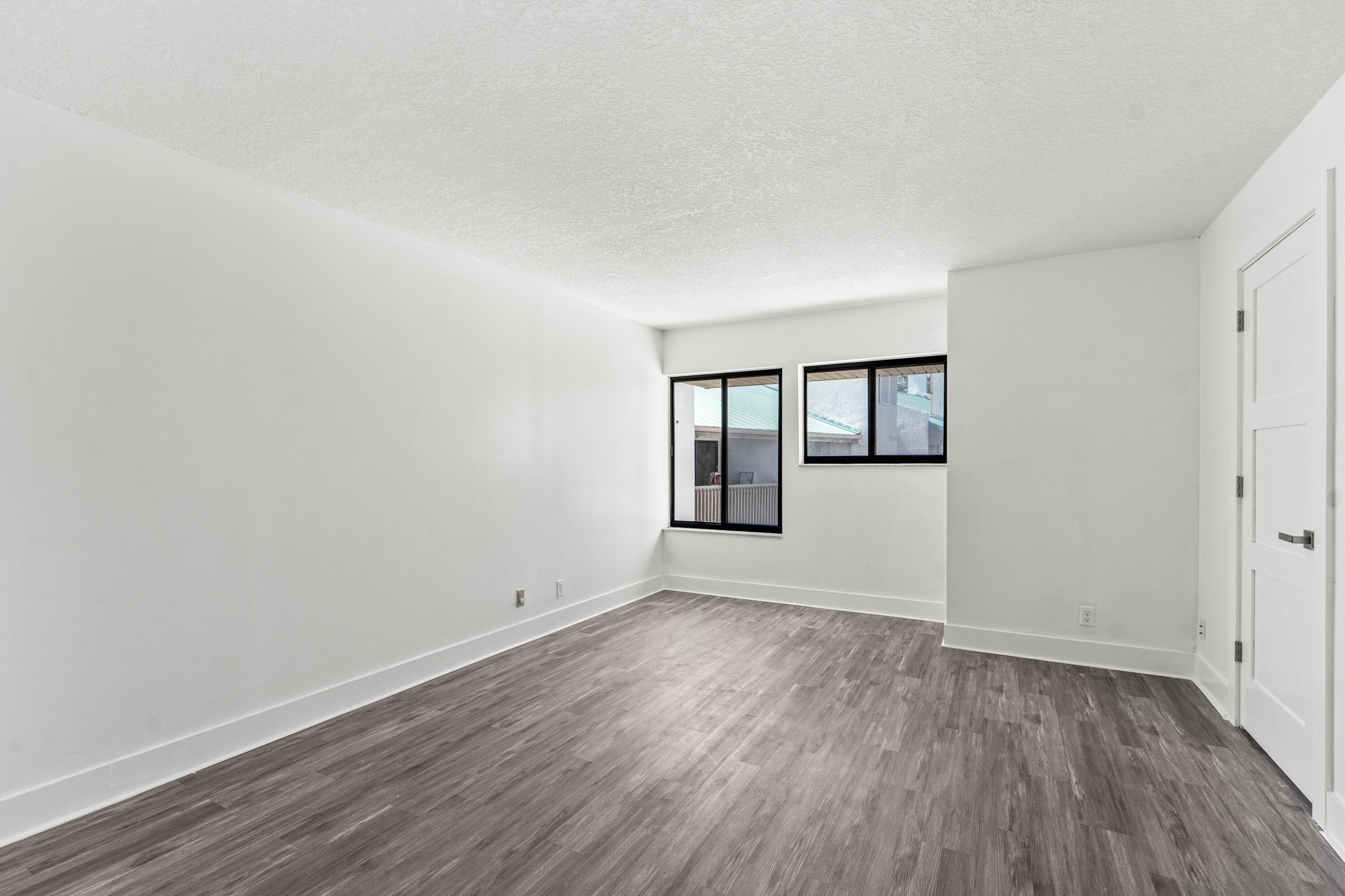 RIVEREDGE CONDO - Residential Lease