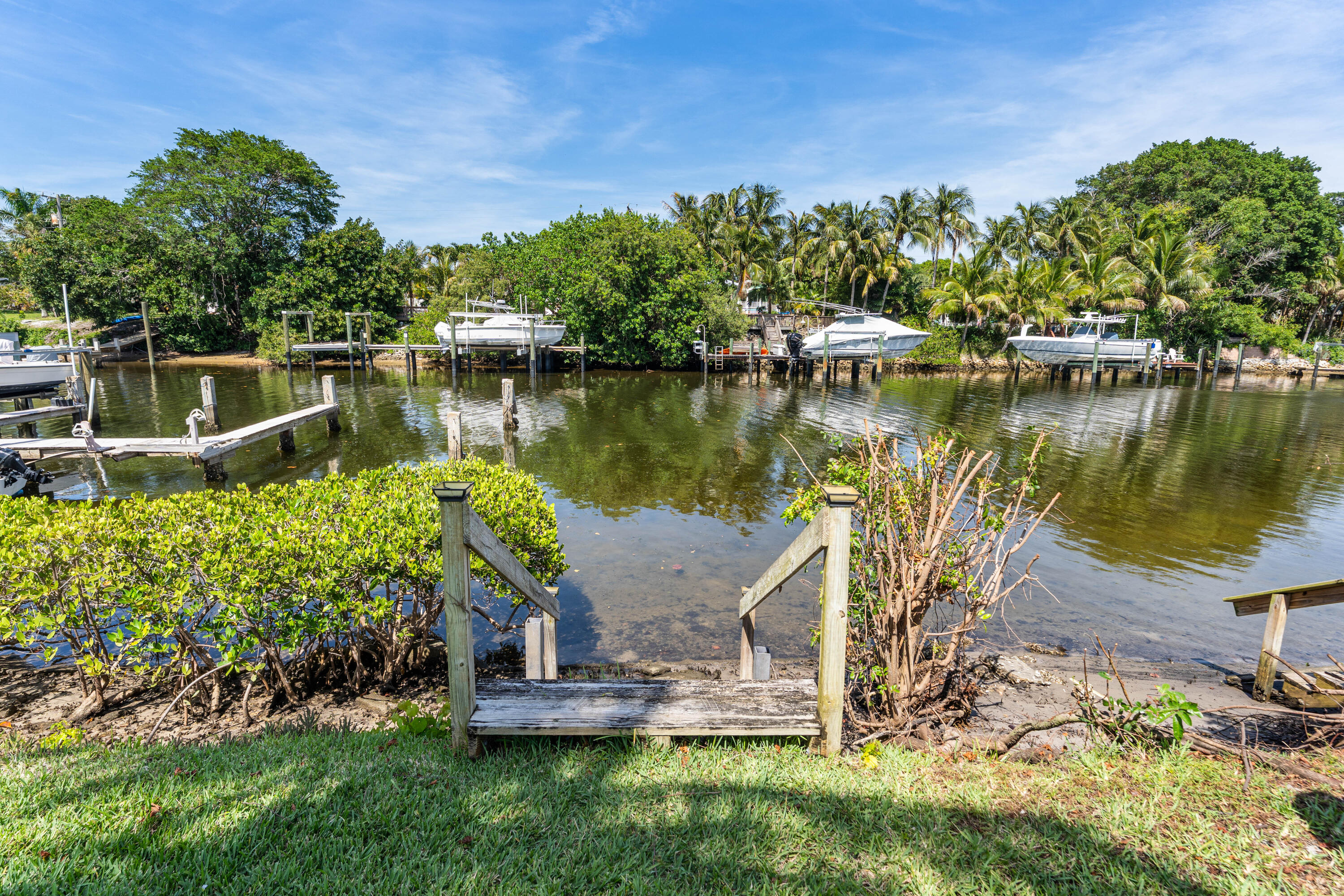 RIVEREDGE CONDO - Residential Lease