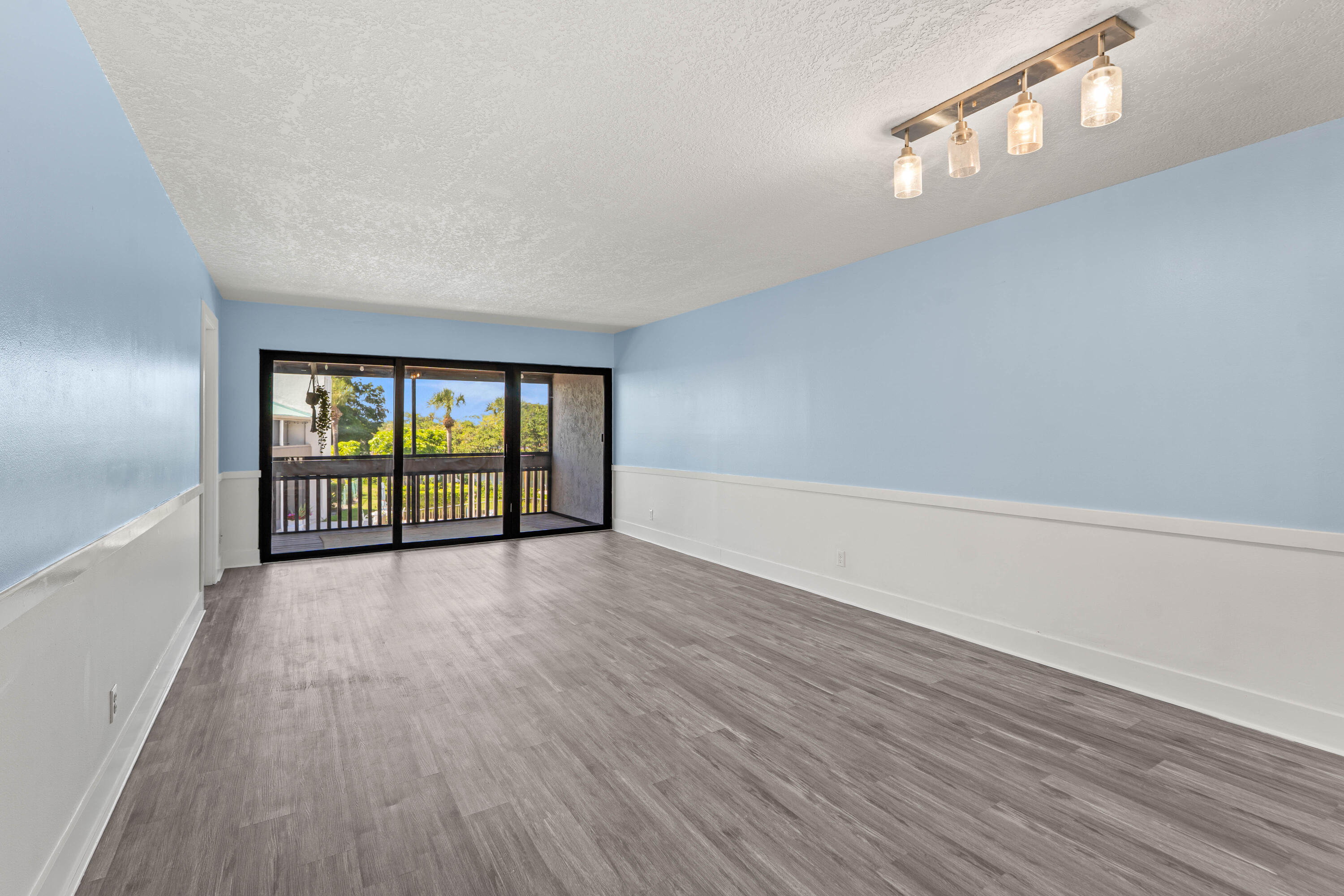 RIVEREDGE CONDO - Residential Lease