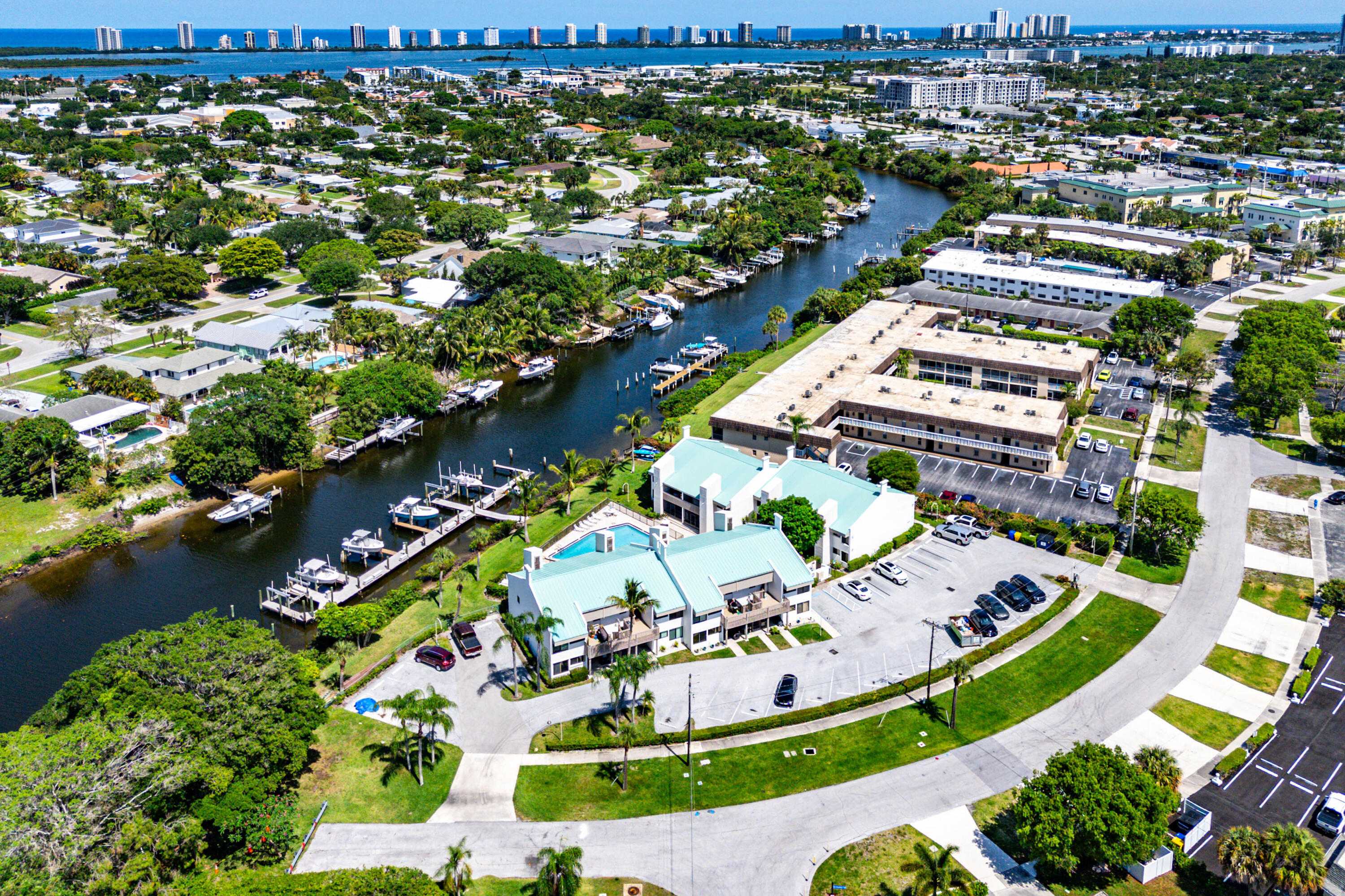 RIVEREDGE CONDO - Residential Lease