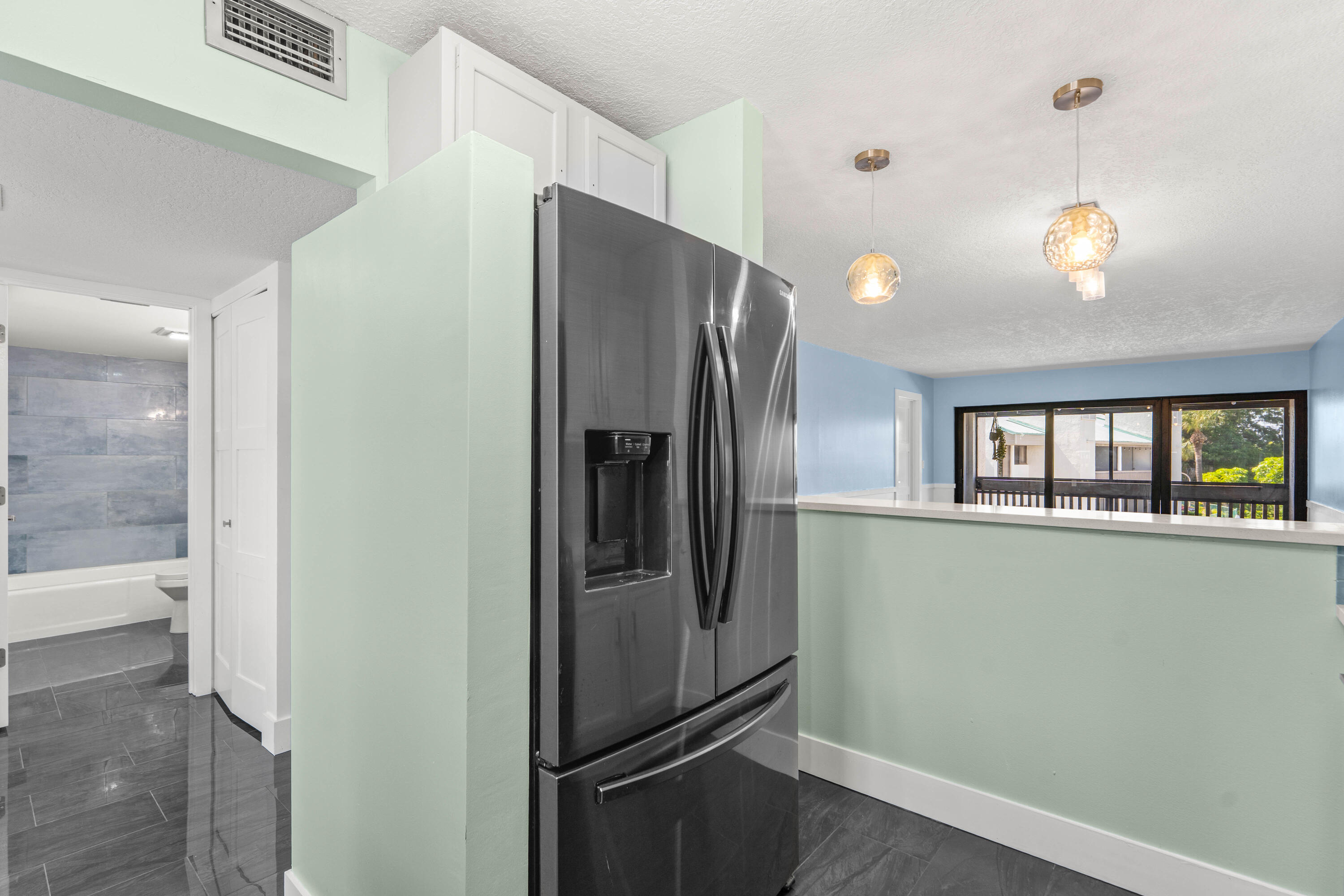 RIVEREDGE CONDO - Residential Lease