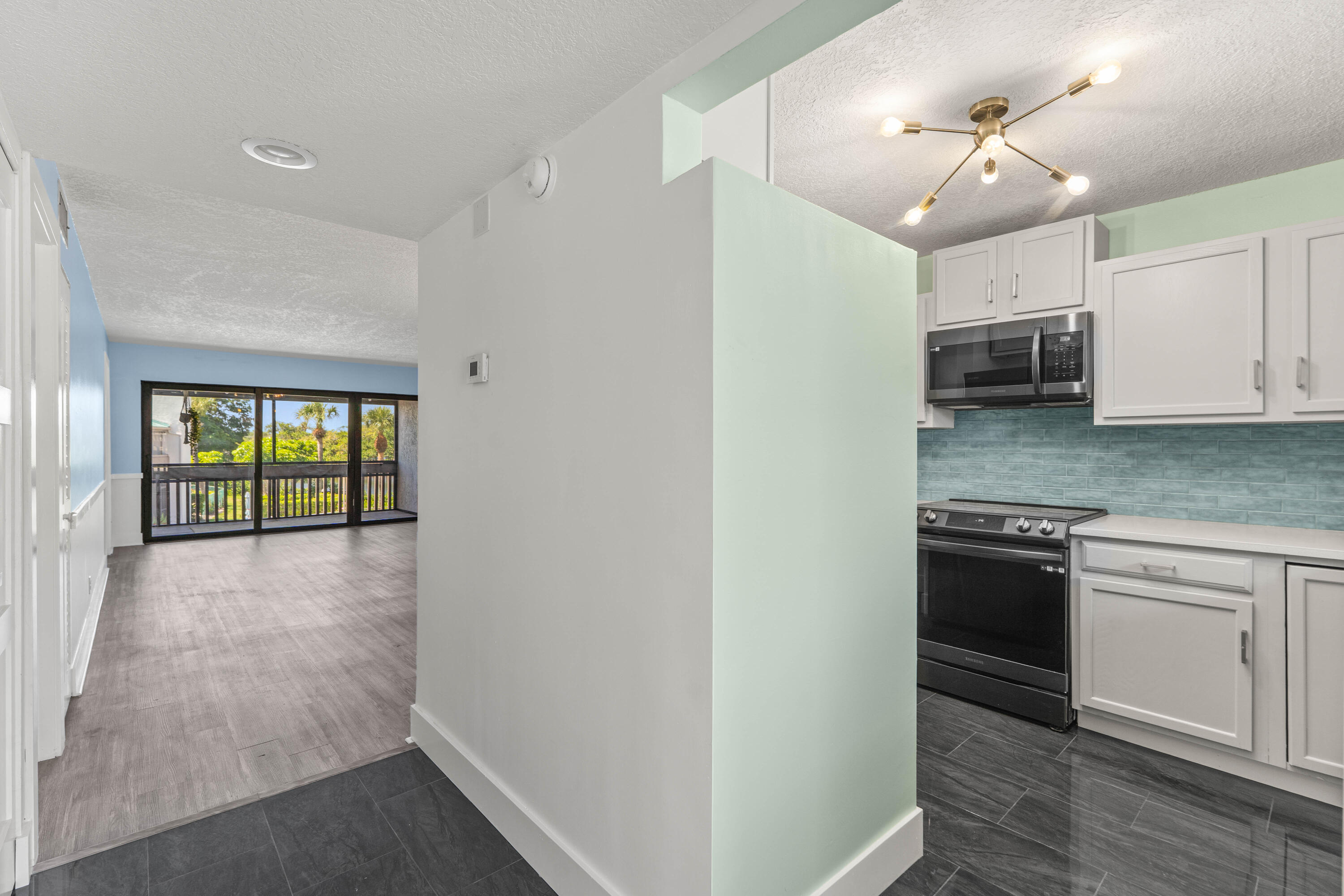 RIVEREDGE CONDO - Residential Lease