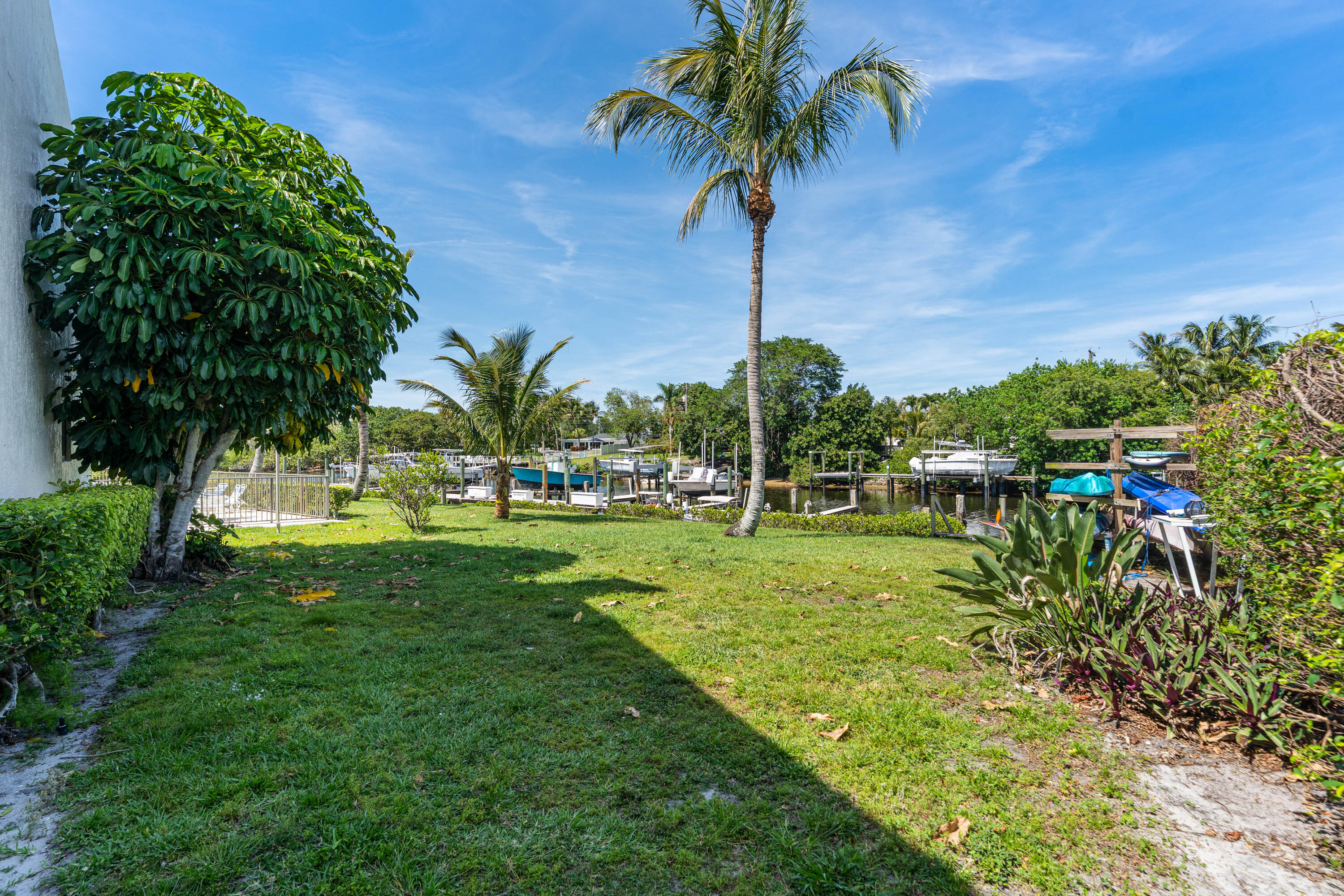 RIVEREDGE CONDO - Residential Lease
