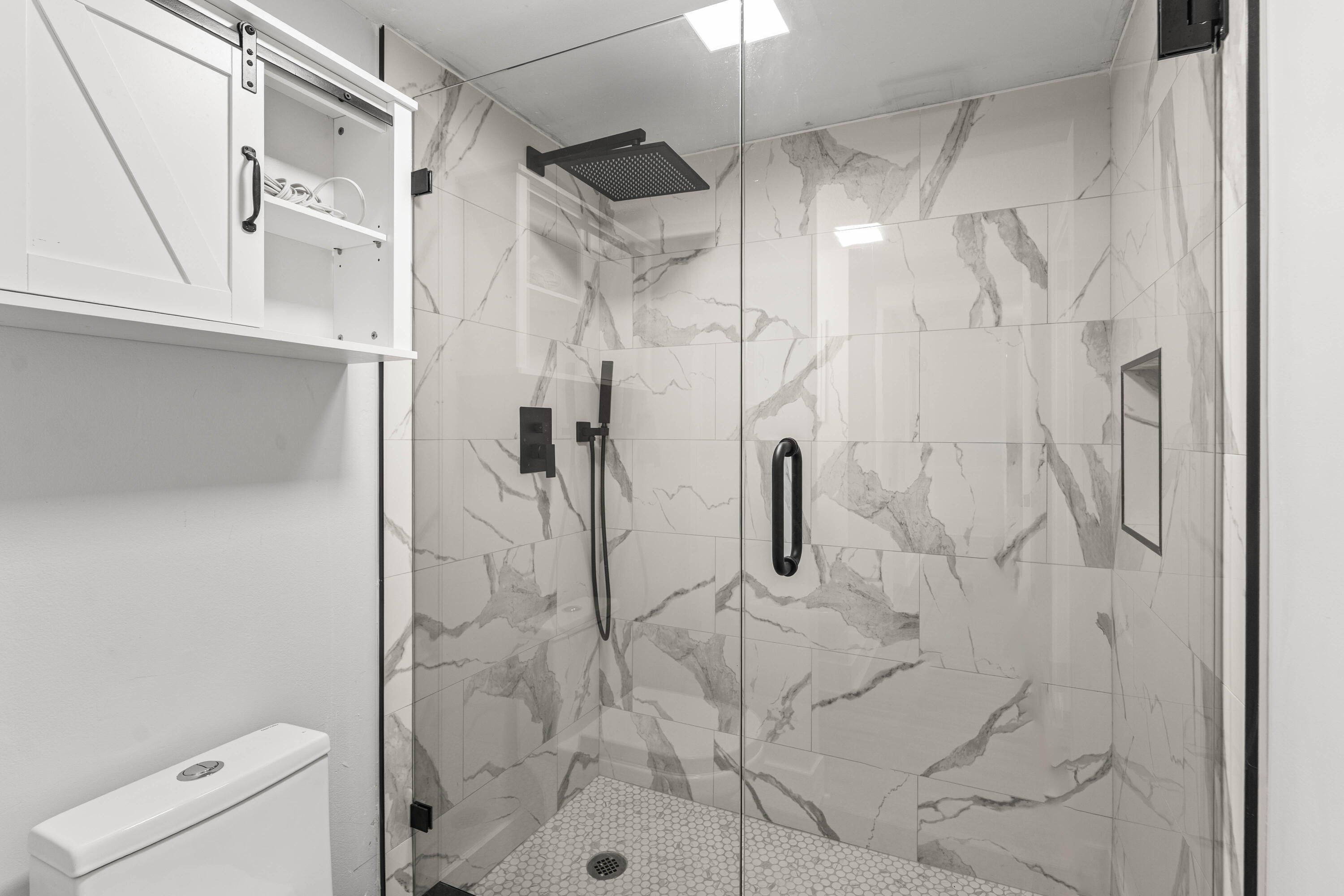 RIVEREDGE CONDO - Residential Lease