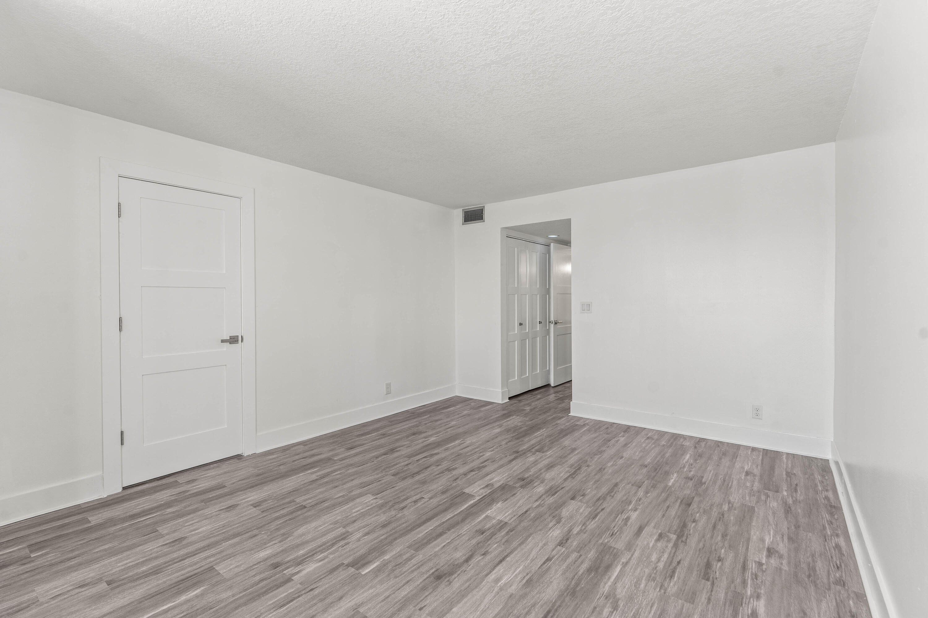 RIVEREDGE CONDO - Residential Lease