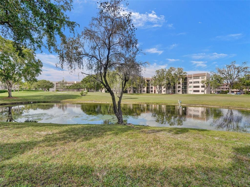 Sunrise Lakes Condos - Residential