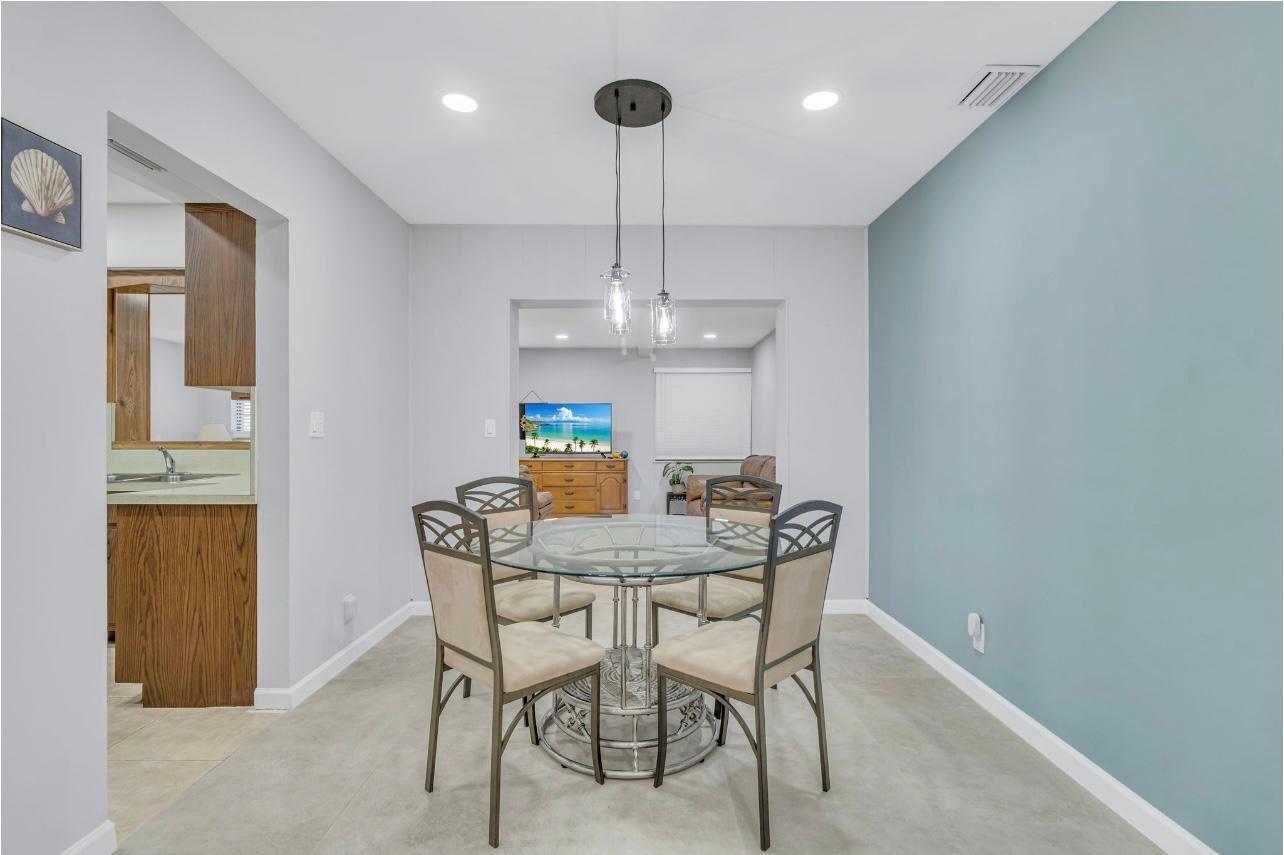 FAIRLAWN 1ST ADD - Residential Lease