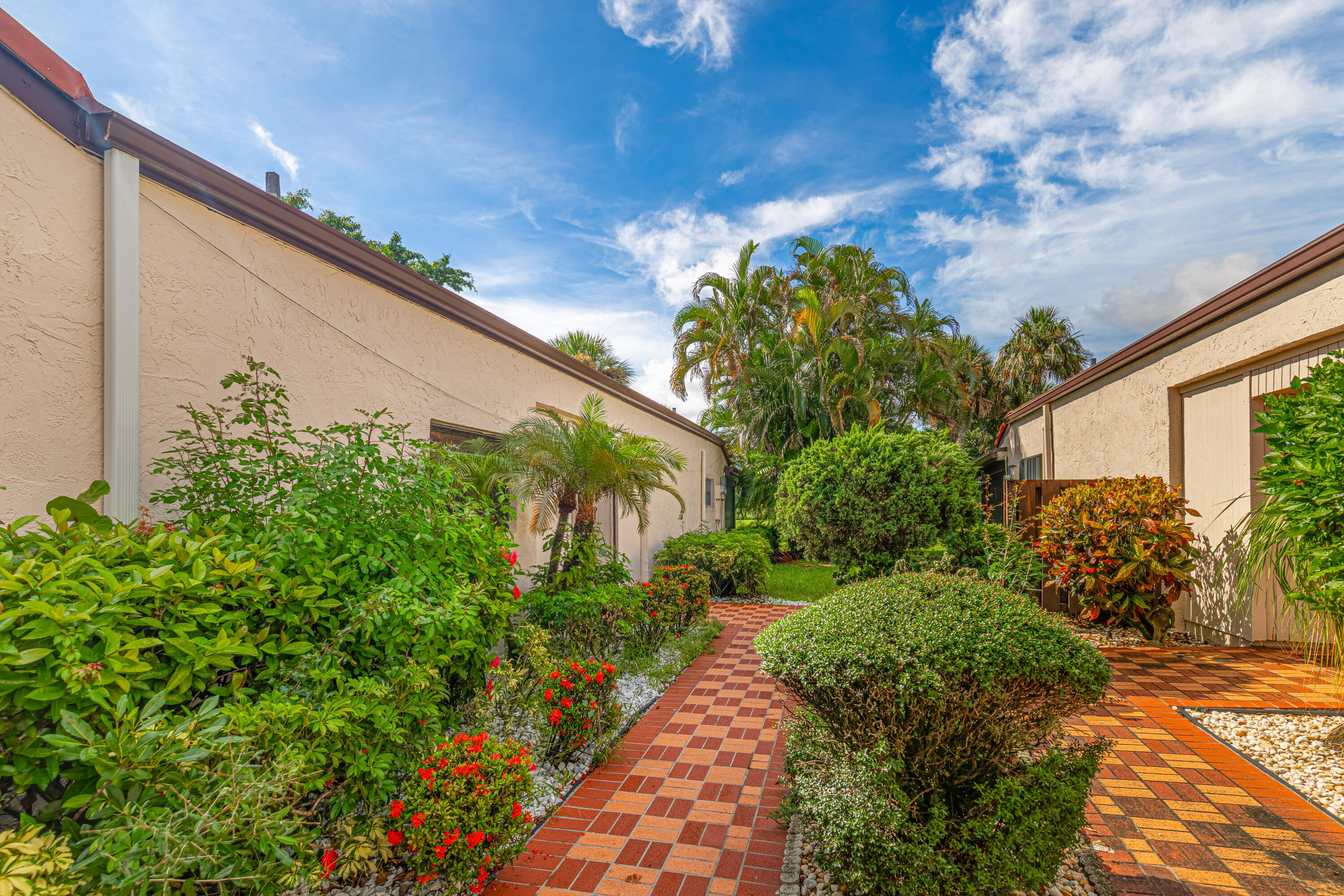 GREENS OF BOCA LAGO CONDO - Residential