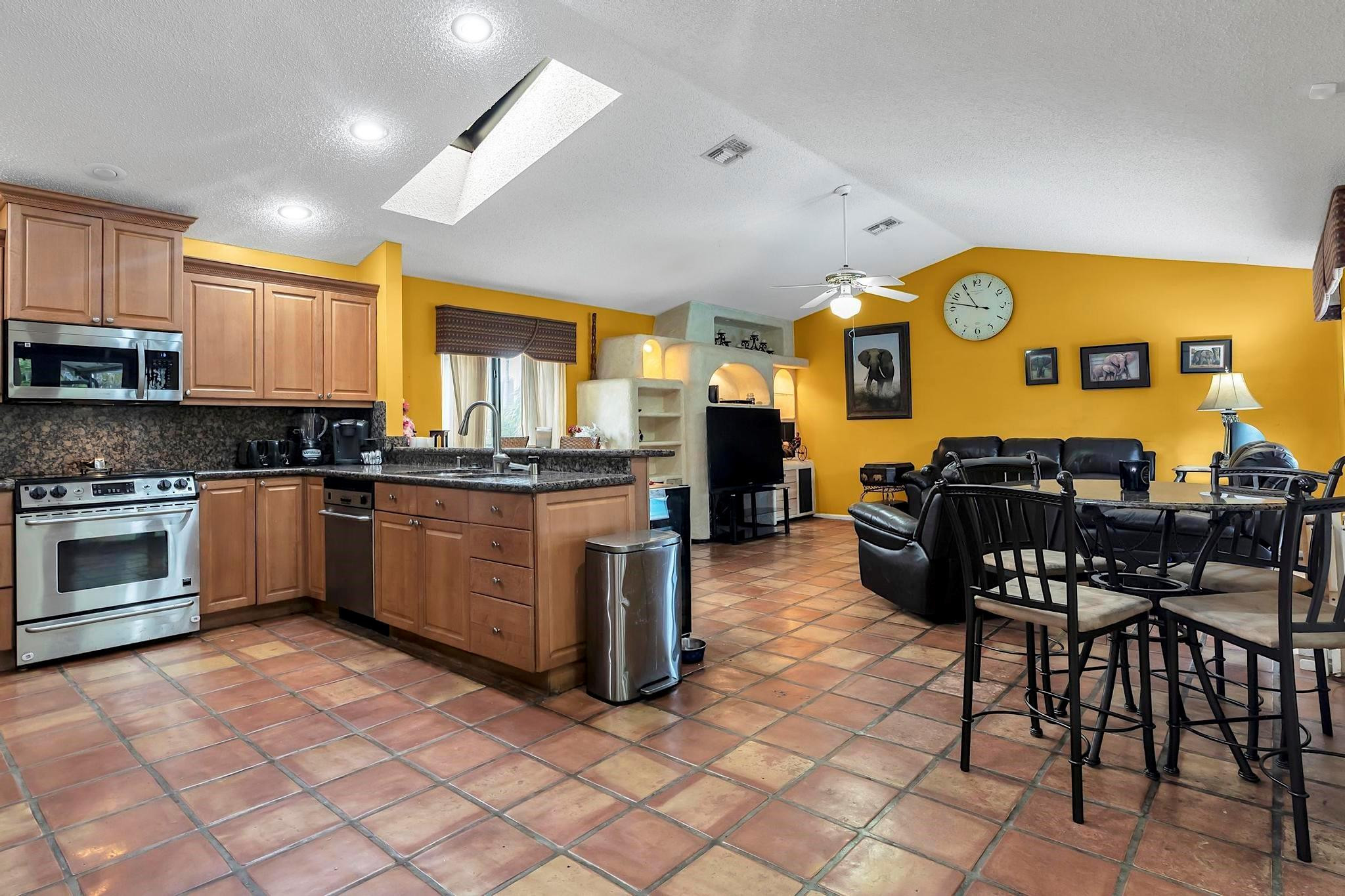 West Glen 128-3 B - Residential