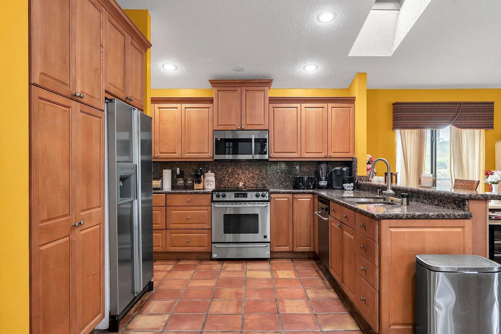 West Glen 128-3 B - Residential