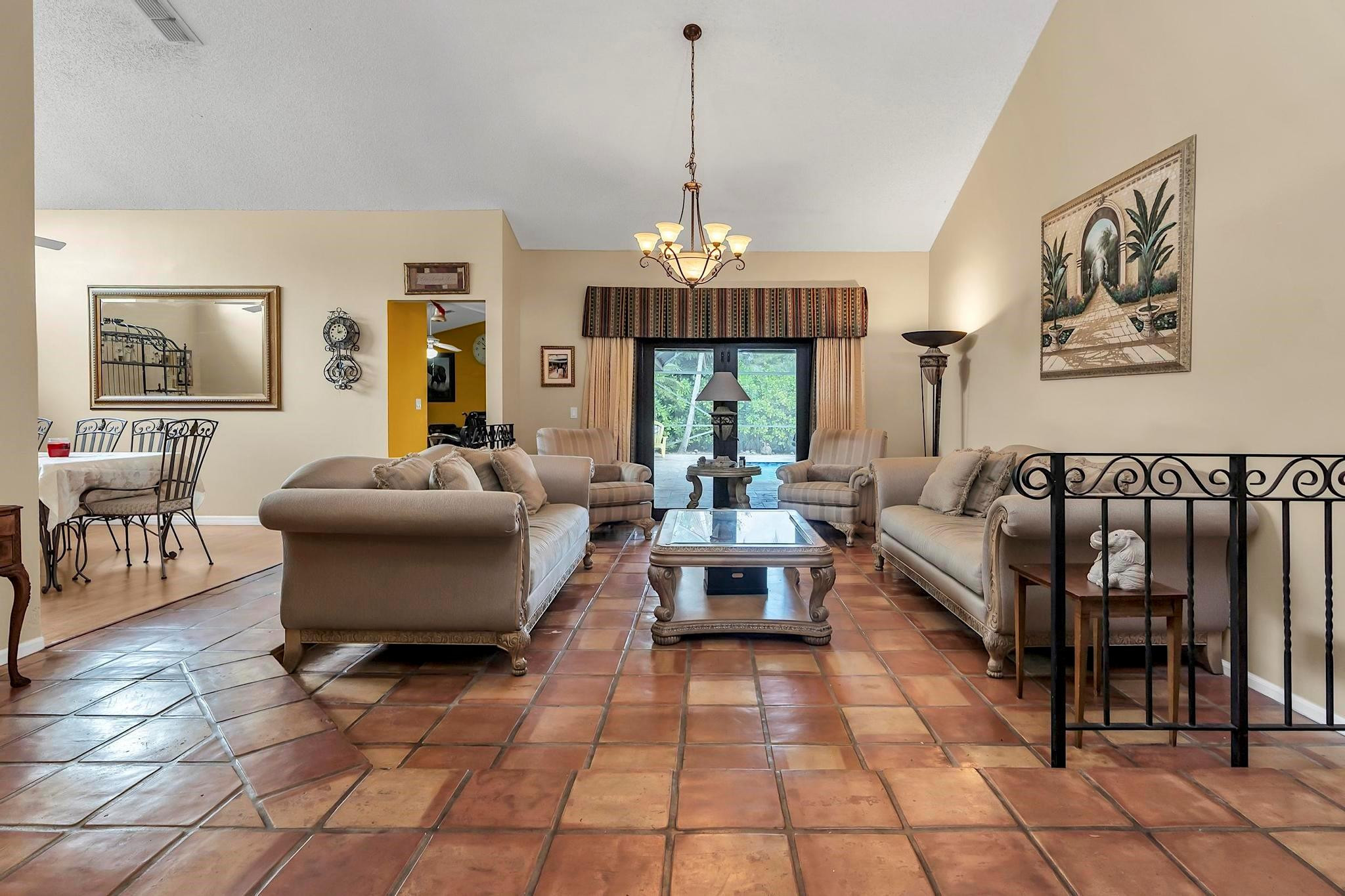 West Glen 128-3 B - Residential