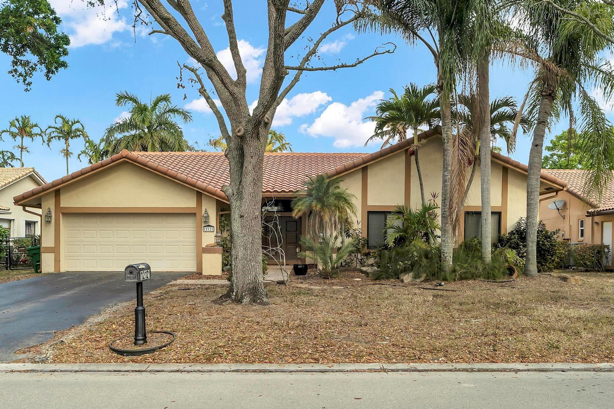West Glen 128-3 B - Residential