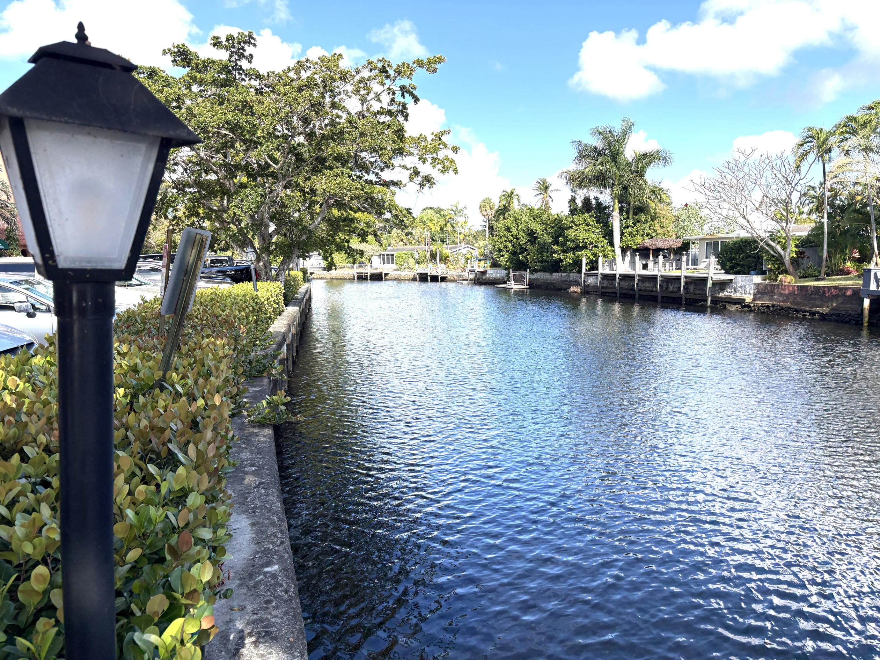 TENNIS CLUB DAVIS CONDO - Residential