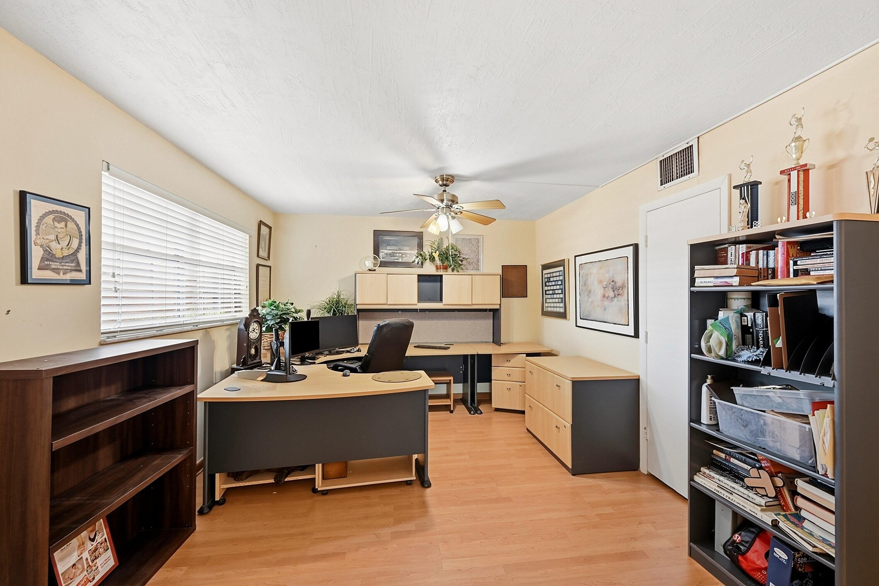 TENNIS CLUB DAVIS CONDO - Residential