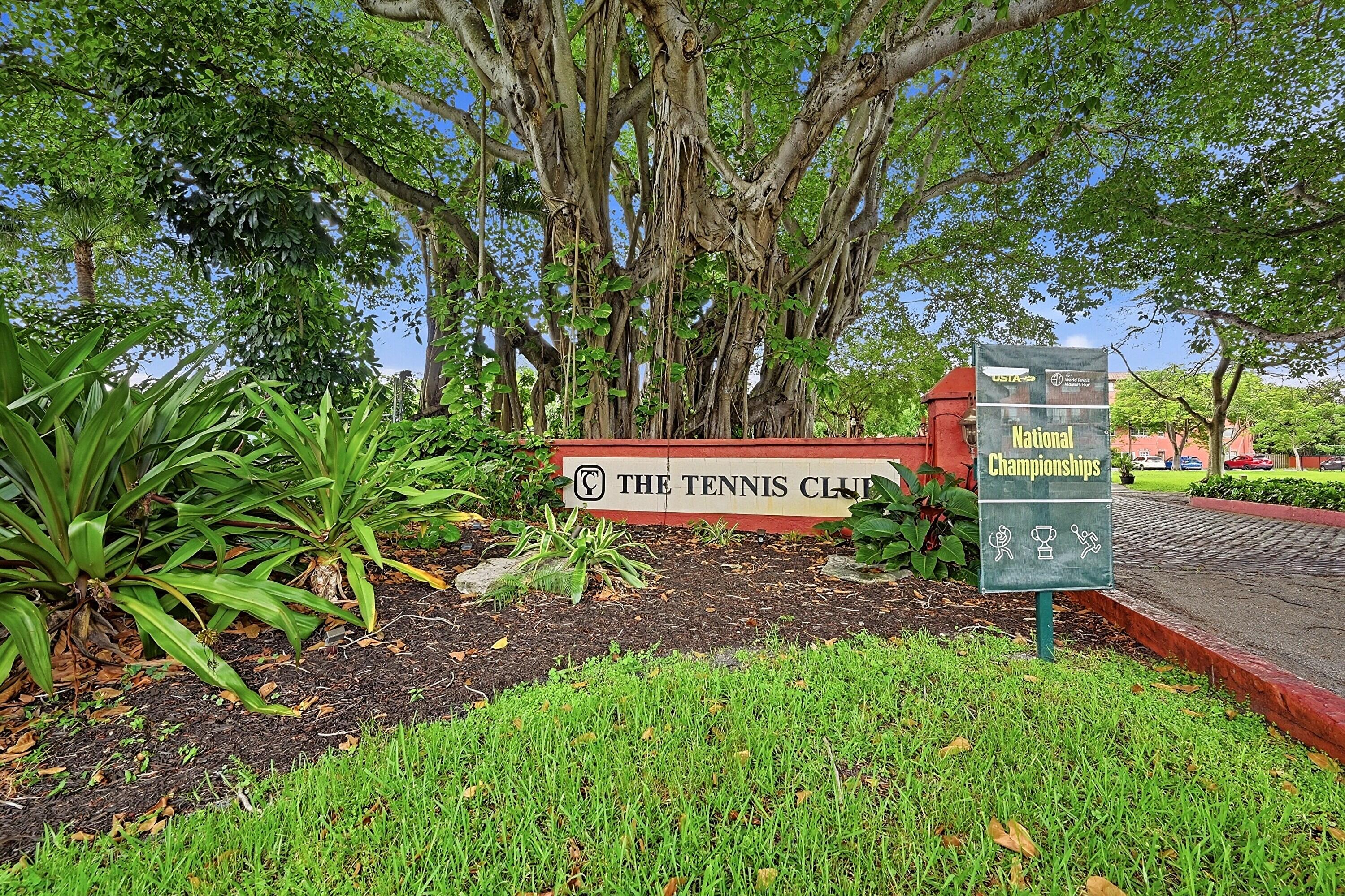 TENNIS CLUB DAVIS CONDO - Residential