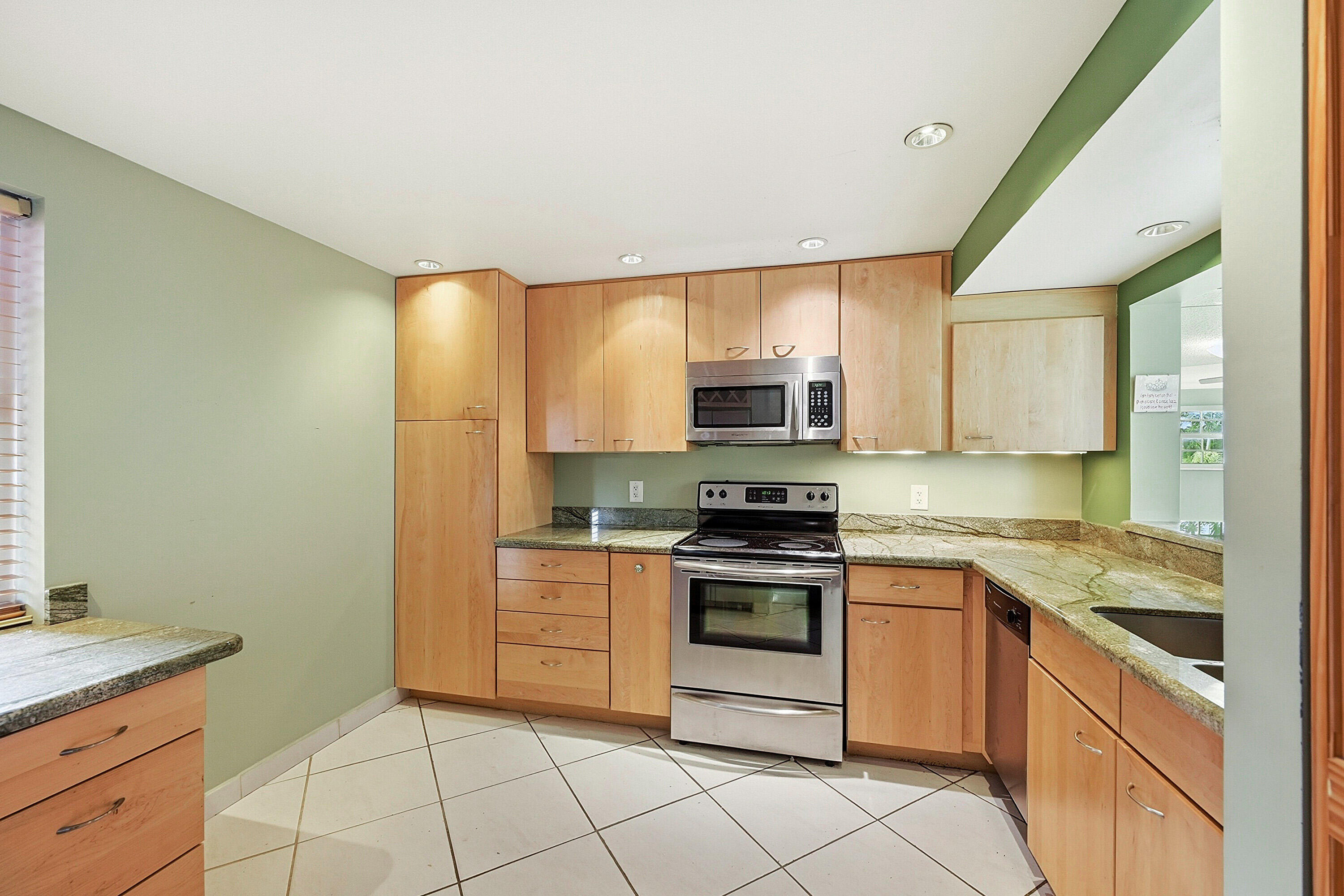 TENNIS CLUB DAVIS CONDO - Residential