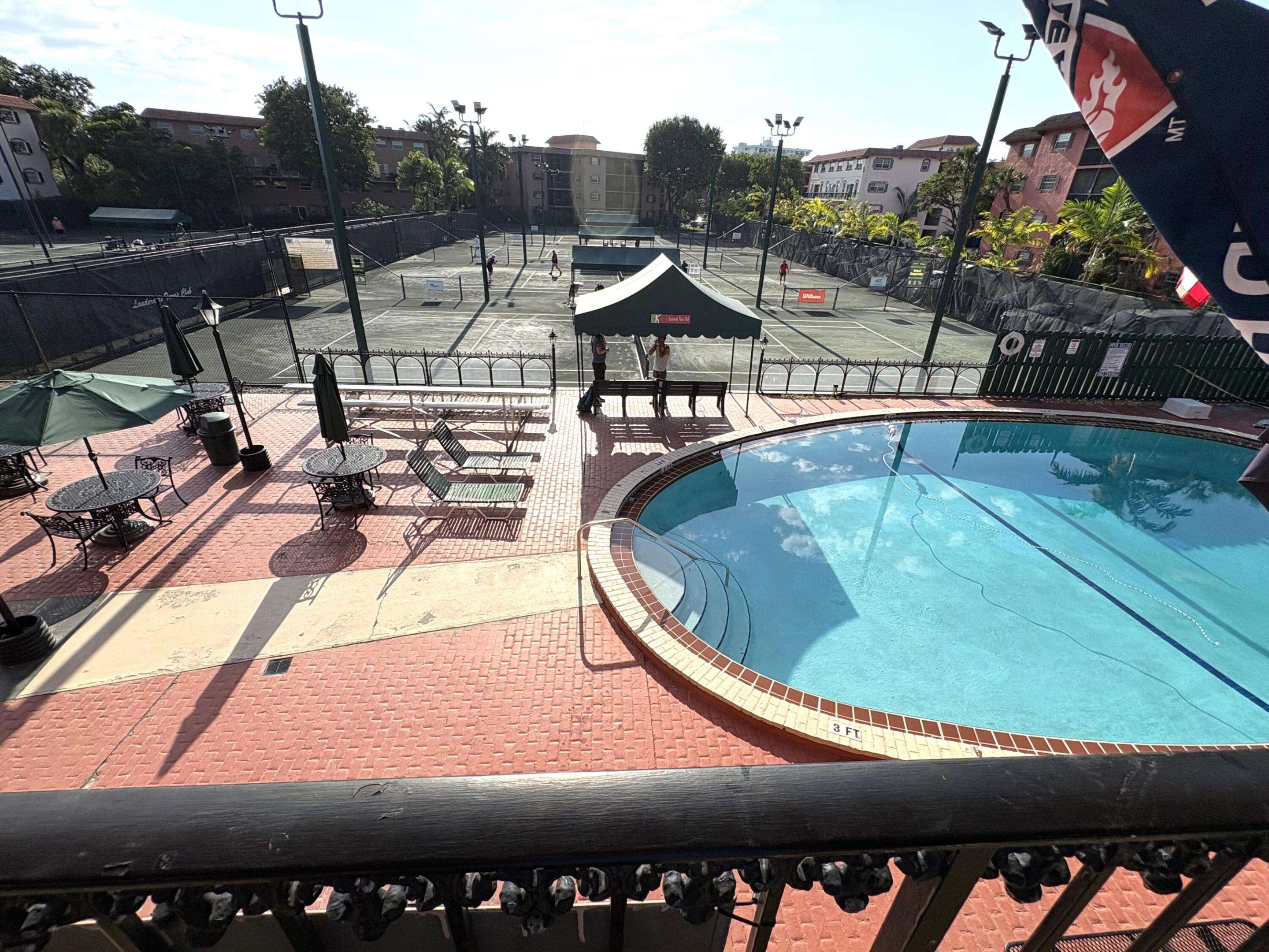 TENNIS CLUB DAVIS CONDO - Residential