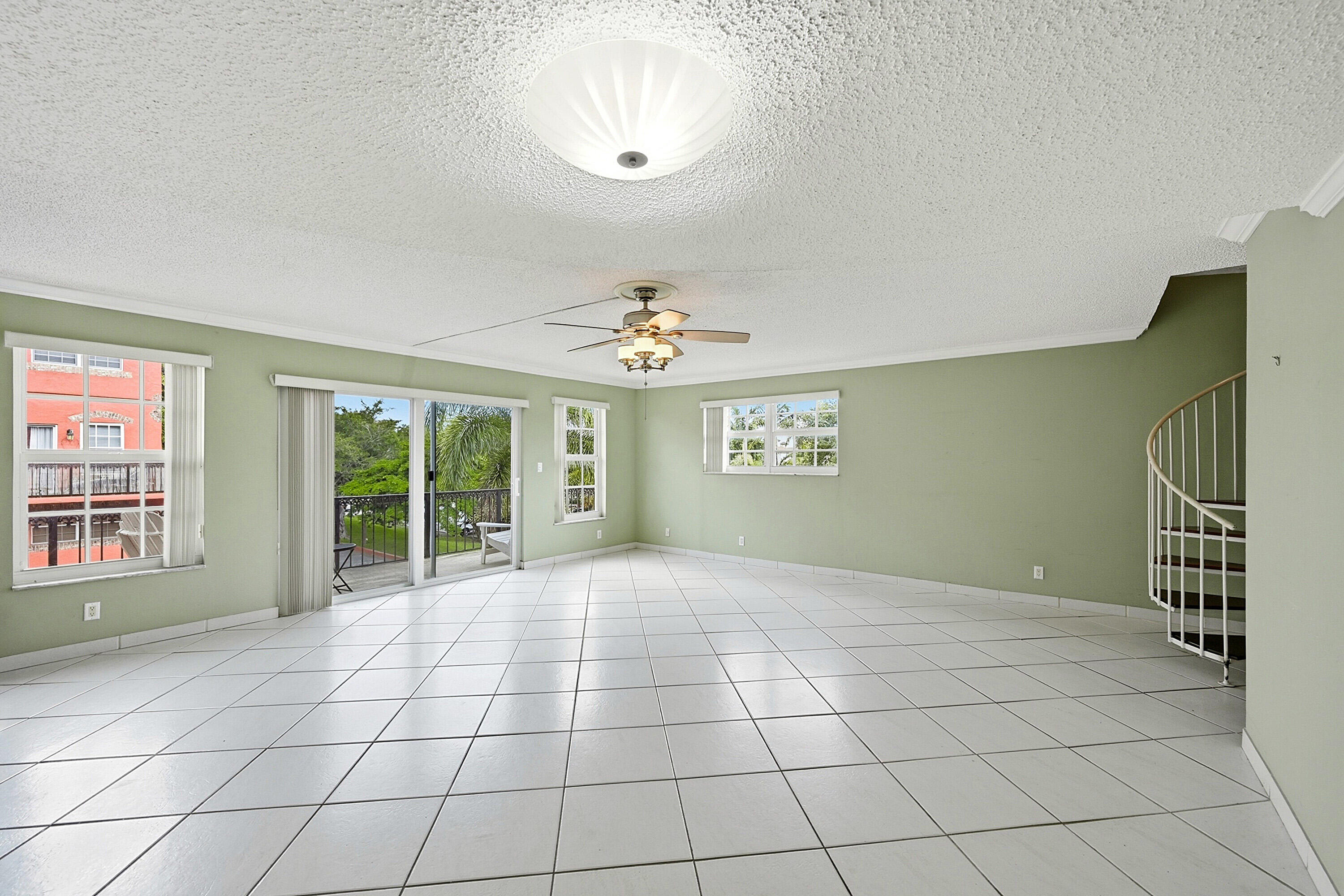 TENNIS CLUB DAVIS CONDO - Residential