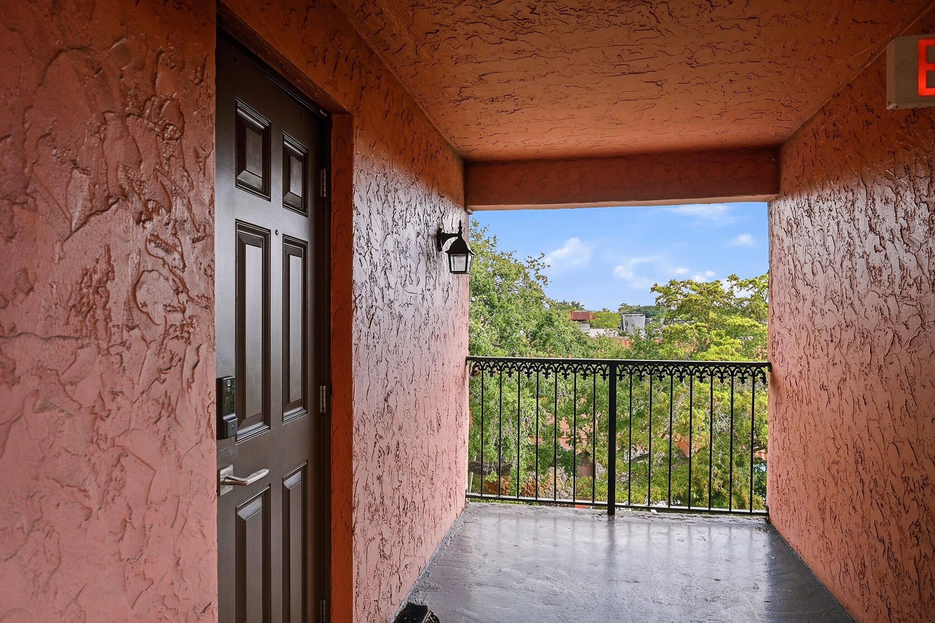 TENNIS CLUB DAVIS CONDO - Residential