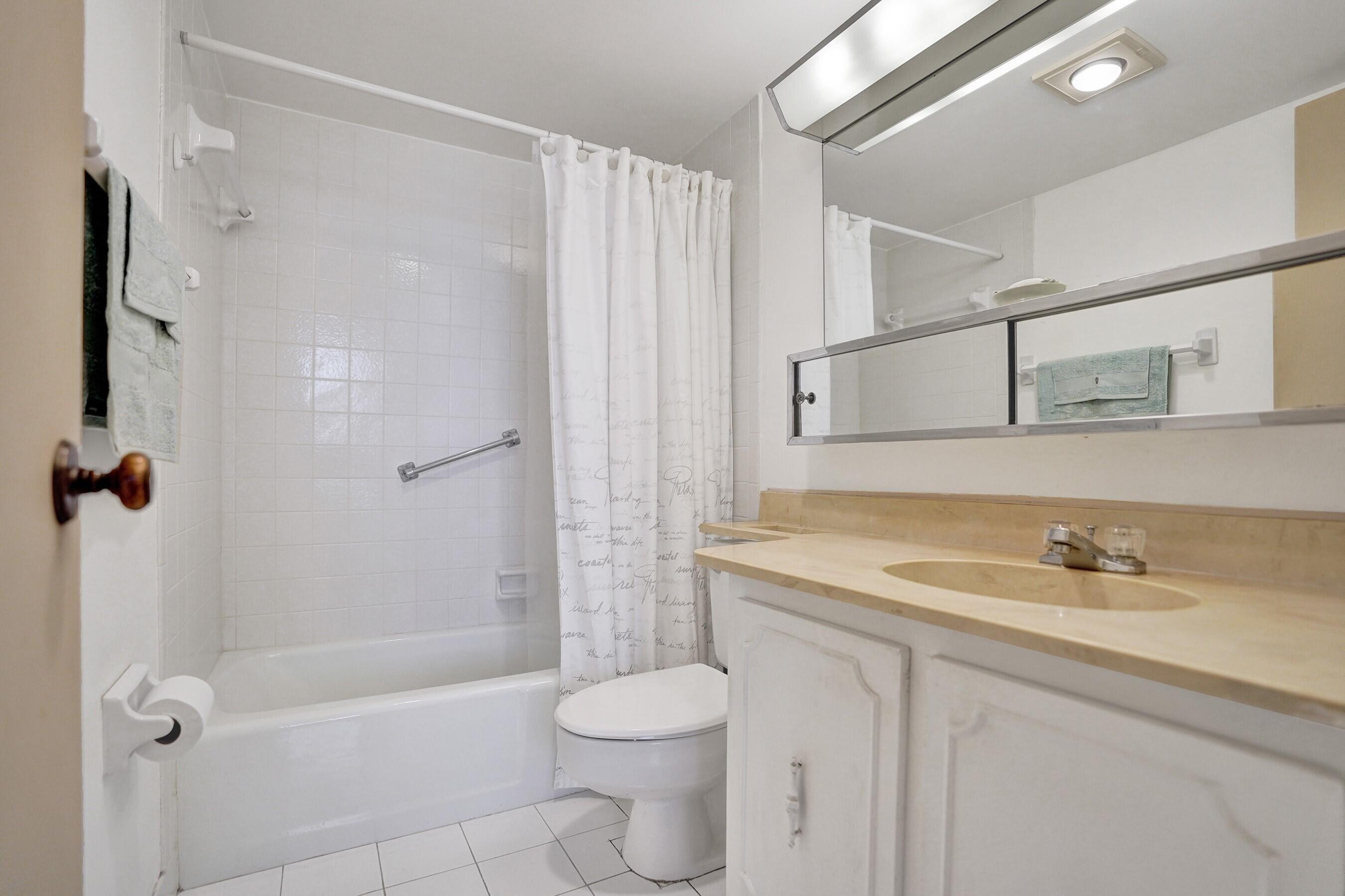 SEAGATE OF GULFSTREAM CONDO - Residential