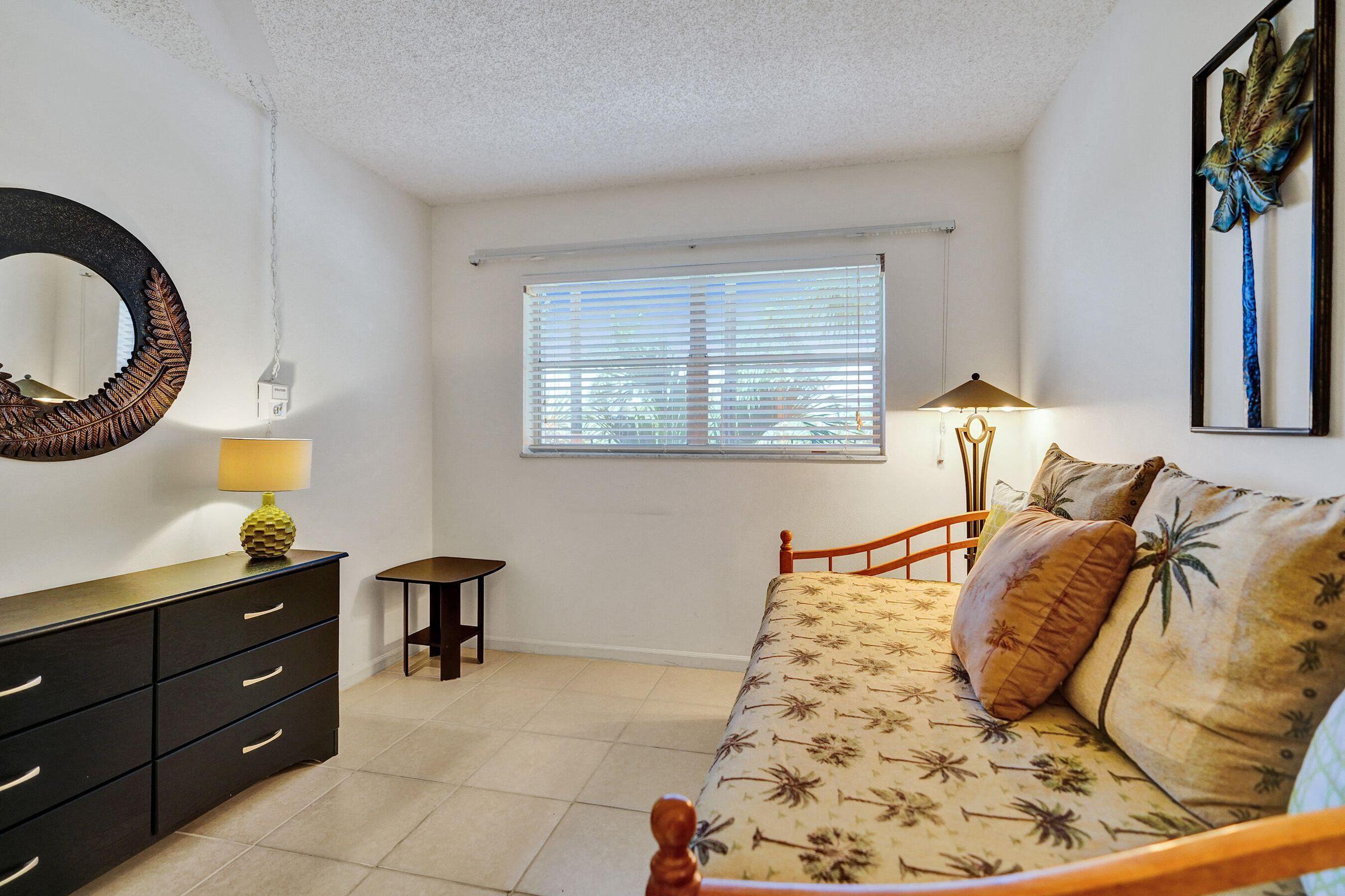SEAGATE OF GULFSTREAM CONDO - Residential