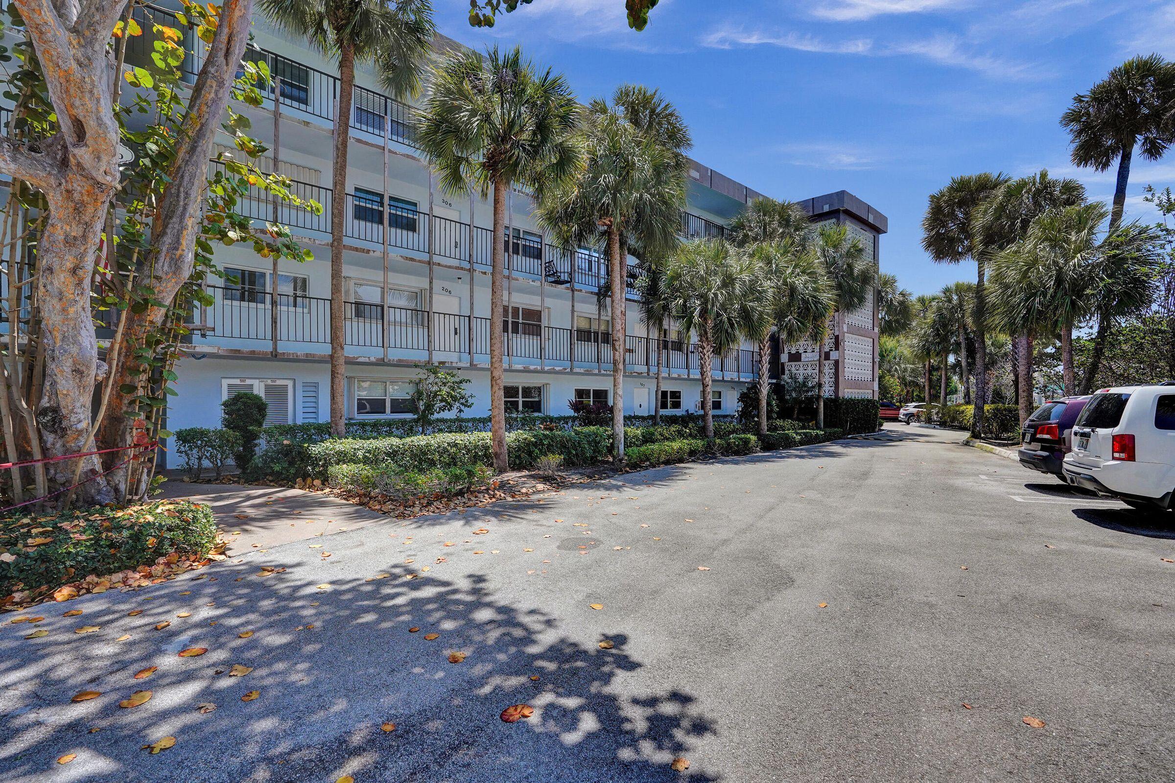SEAGATE OF GULFSTREAM CONDO - Residential