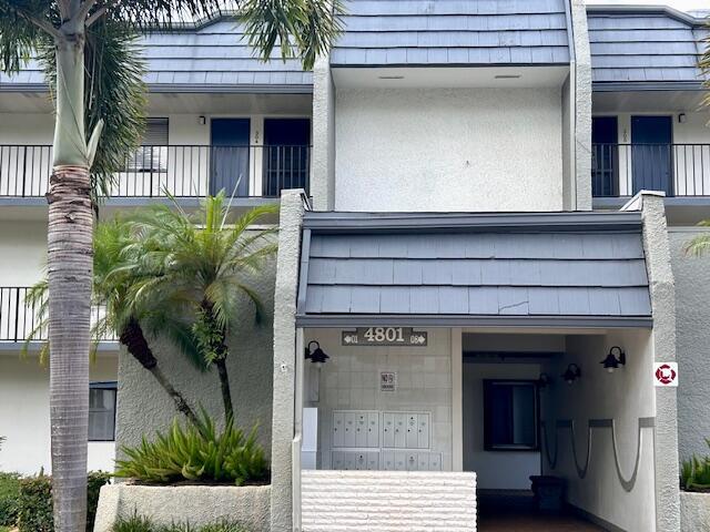 FOUNTAINS OF PALM BEACH CONDO 4 - Residential