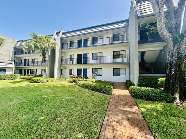 FOUNTAINS OF PALM BEACH CONDO 4 - Residential