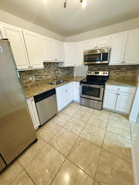 FOUNTAINS OF PALM BEACH CONDO 4 - Residential