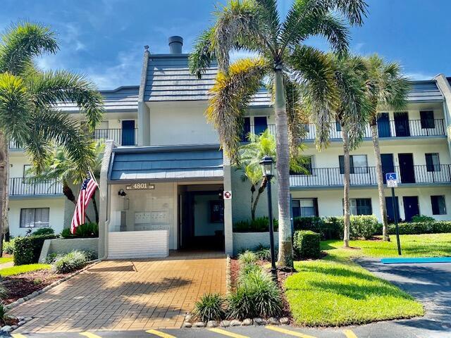 FOUNTAINS OF PALM BEACH CONDO 4 - Residential