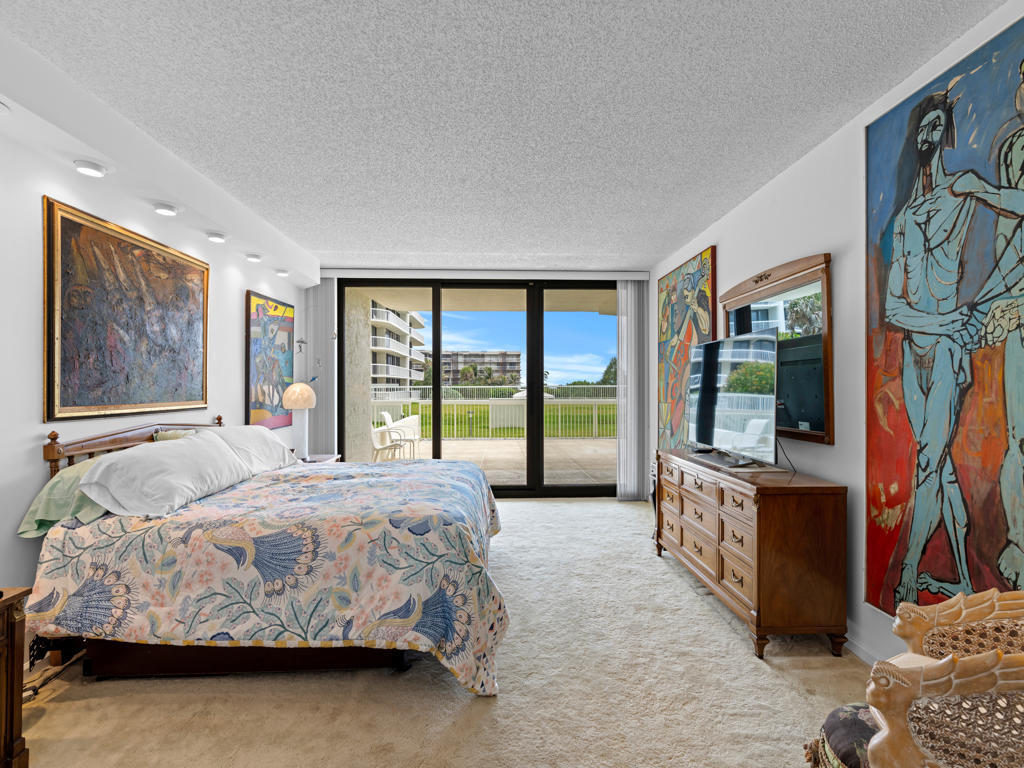MERIDIAN OF PALM BEACH - Residential