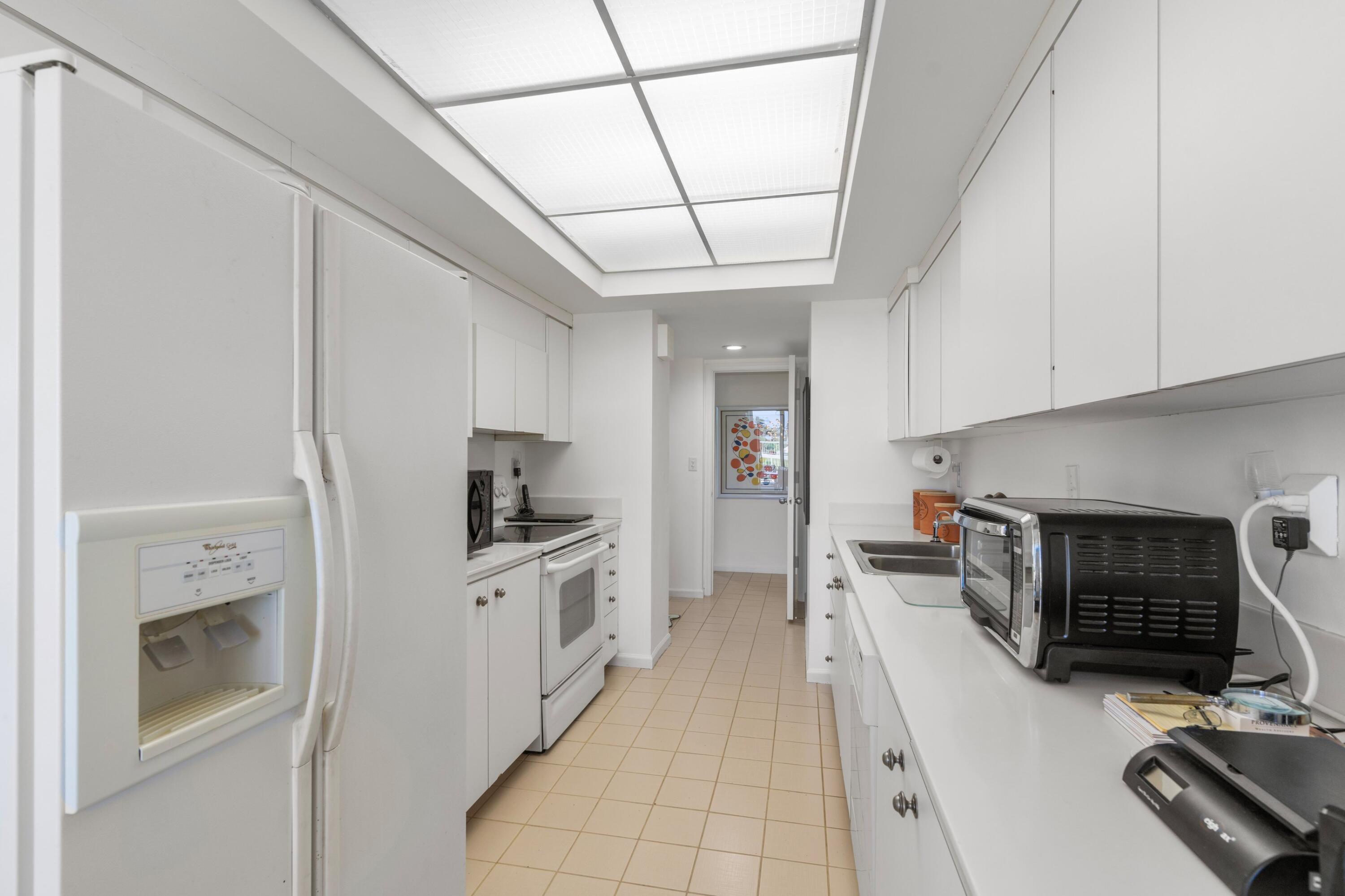 MERIDIAN OF PALM BEACH - Residential