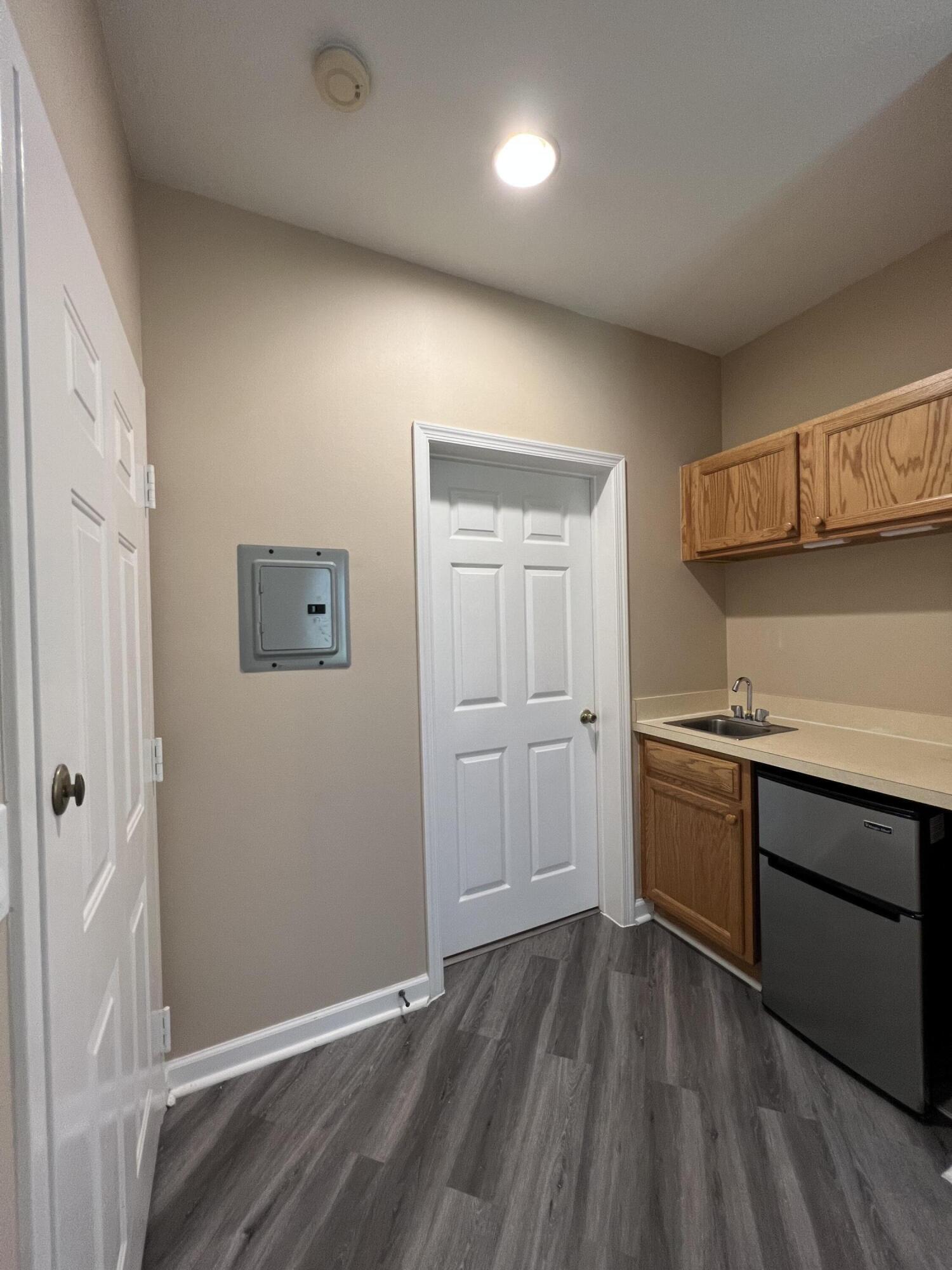 CASTLE PINES CONDOMINIUM - Residential Lease