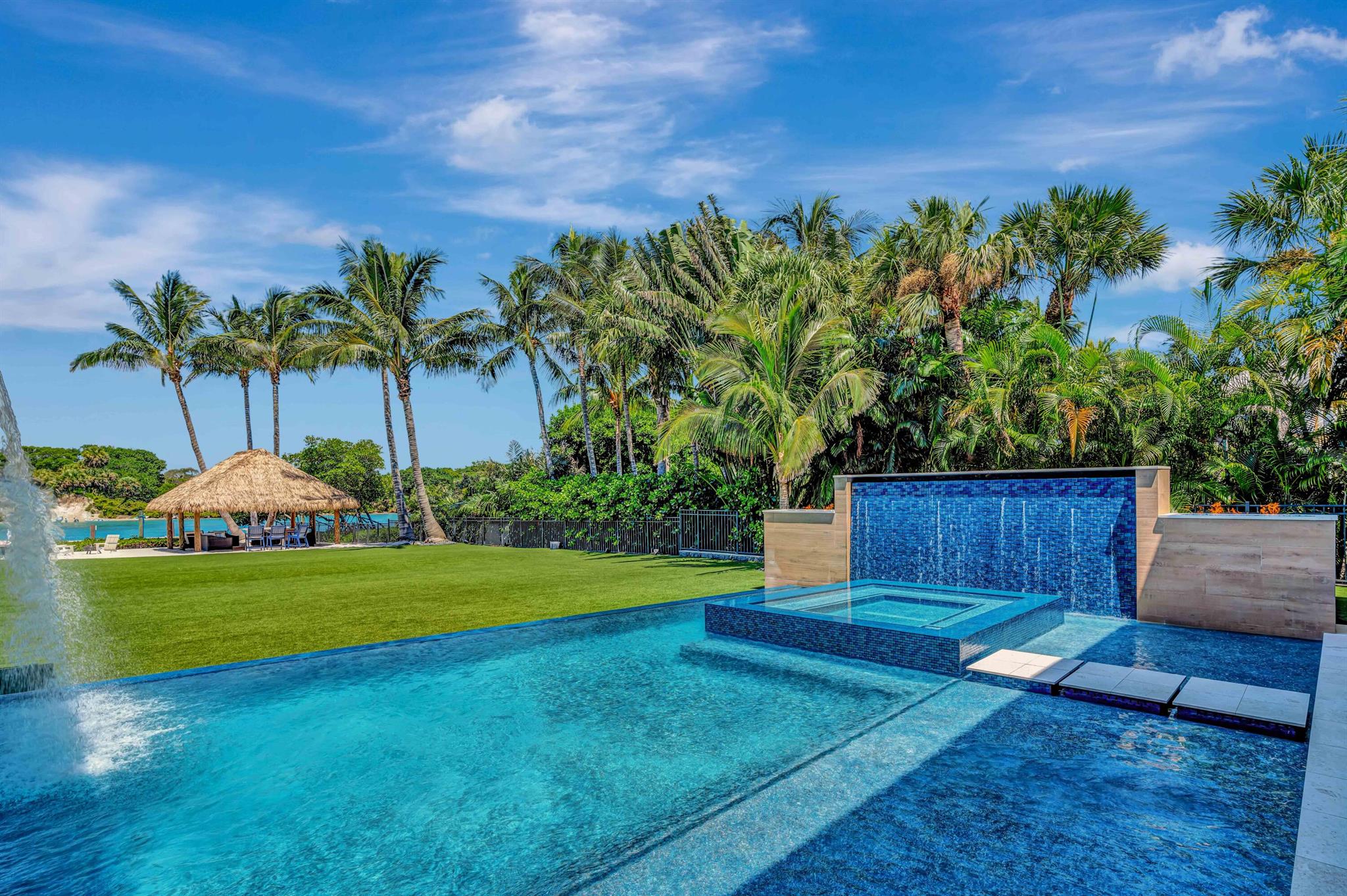 JUPITER INLET BEACH COLONY - Residential
