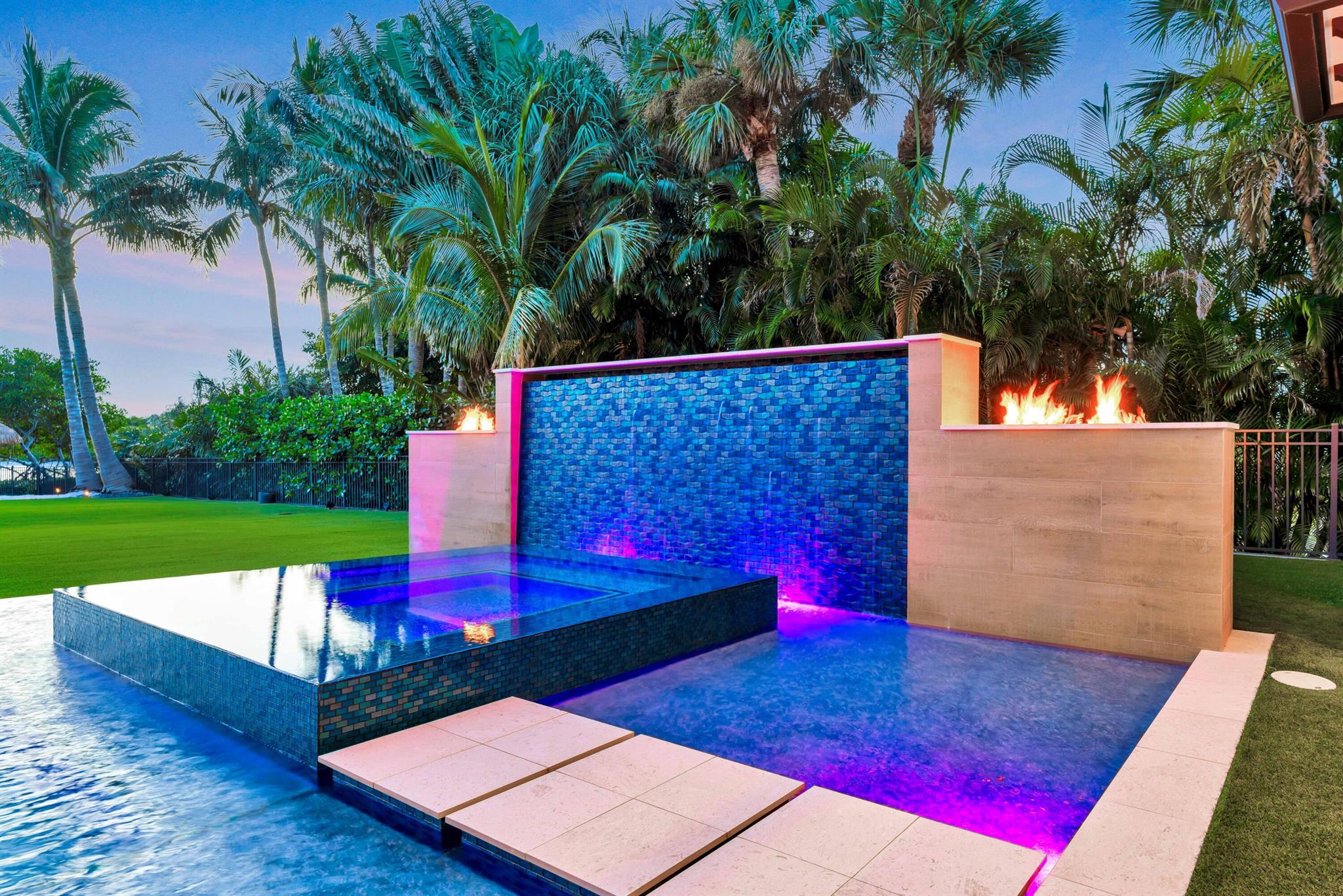 JUPITER INLET BEACH COLONY - Residential