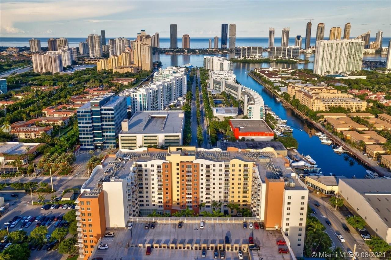 VENTURE AT AVENTURA EAST - Residential