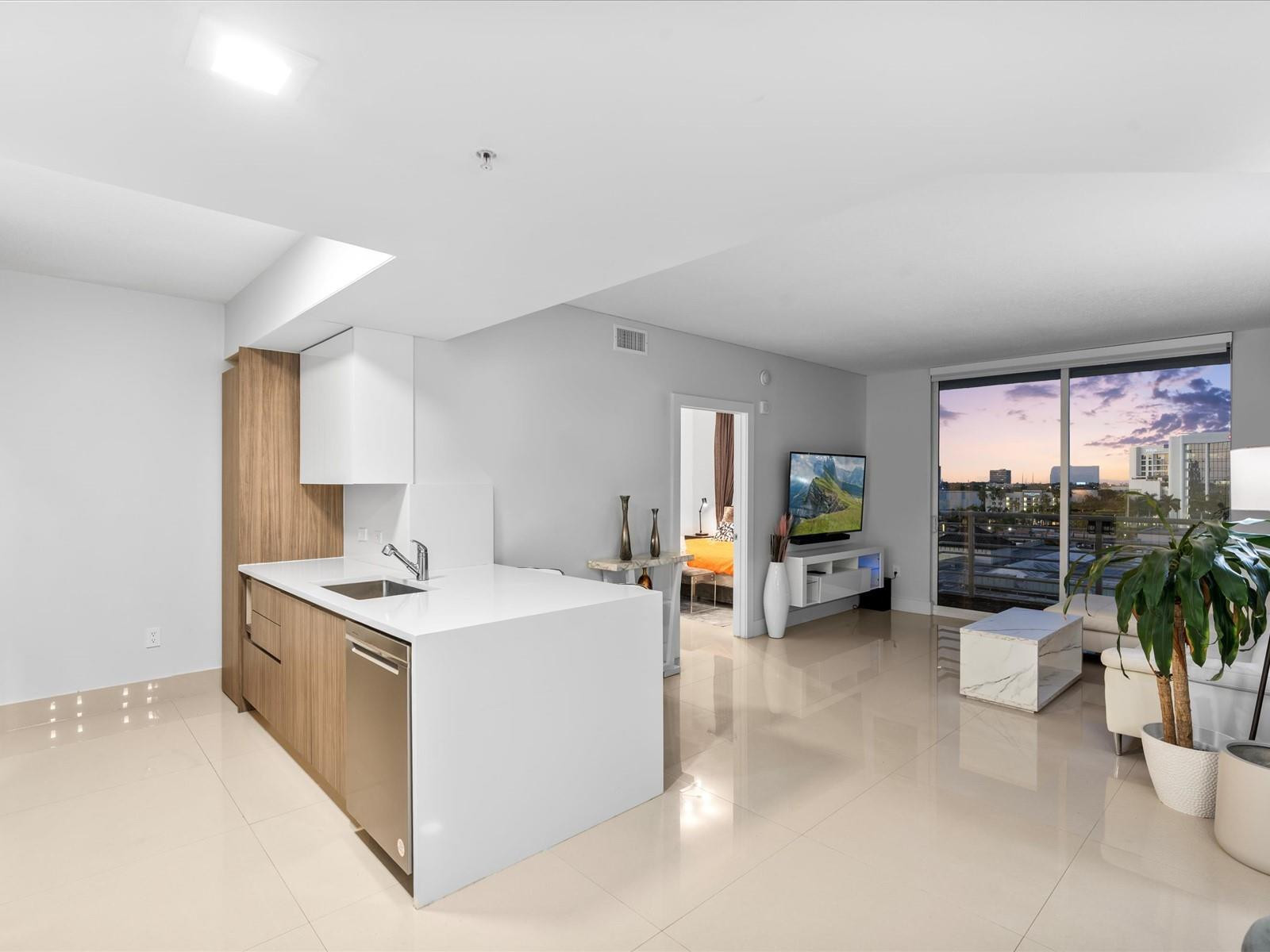 VENTURE AT AVENTURA EAST - Residential