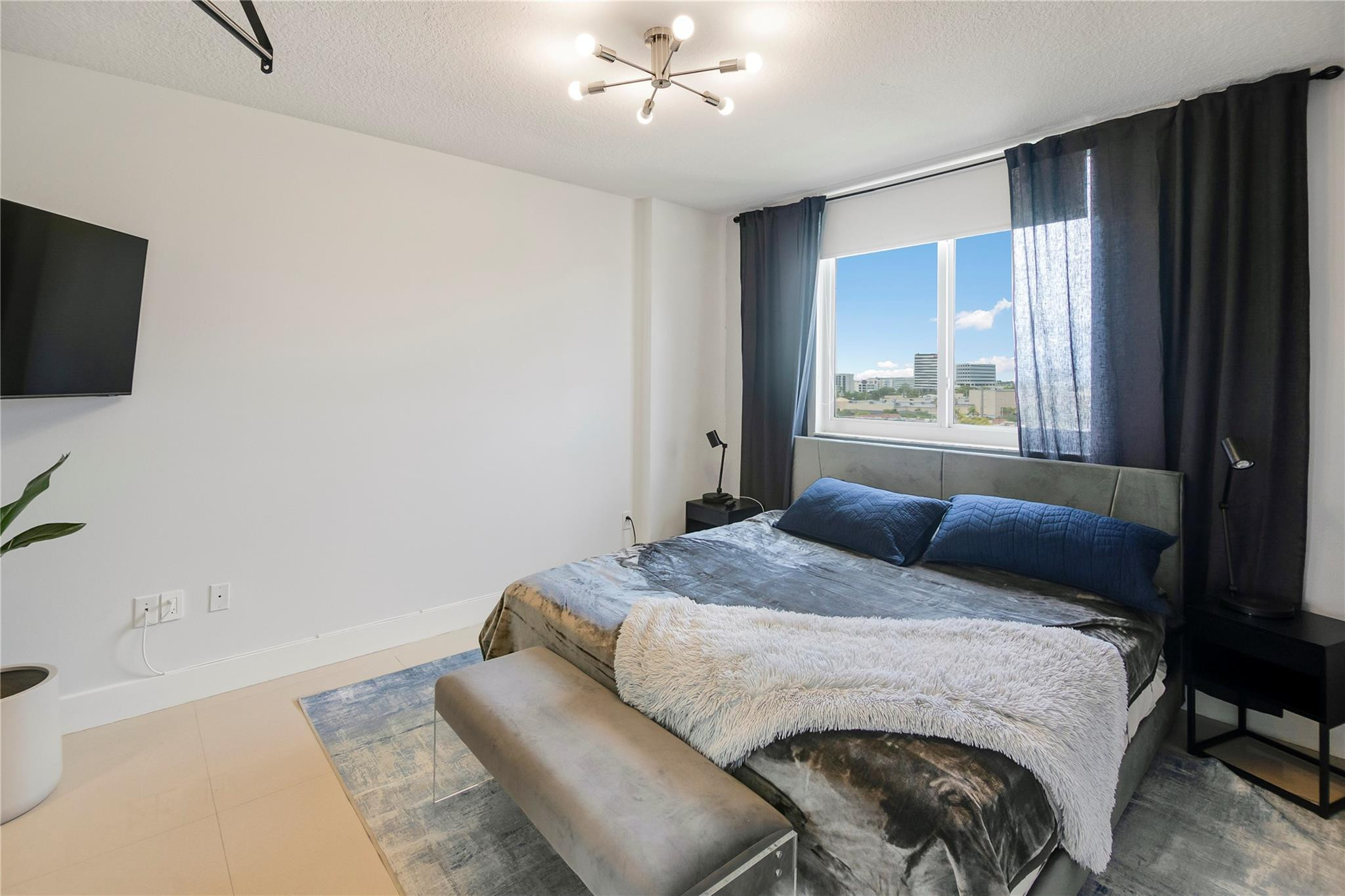 VENTURE AT AVENTURA EAST - Residential