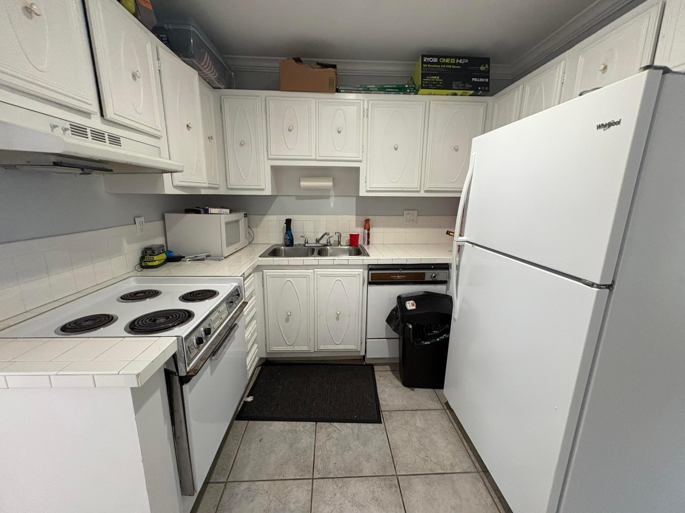 MANOR GROVE VILLAGE THREE CONDO - Residential Lease