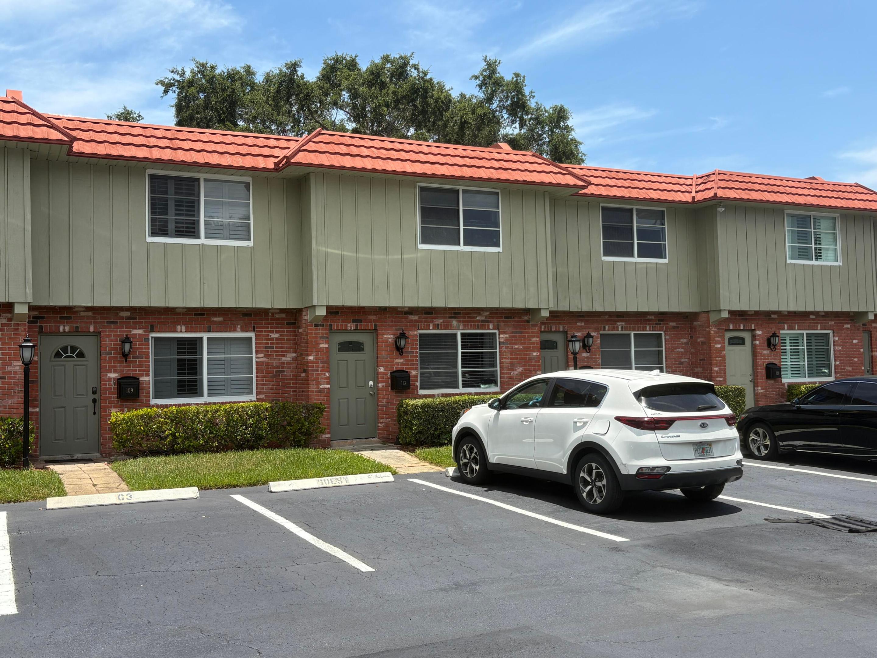 MANOR GROVE VILLAGE THREE CONDO - Residential Lease