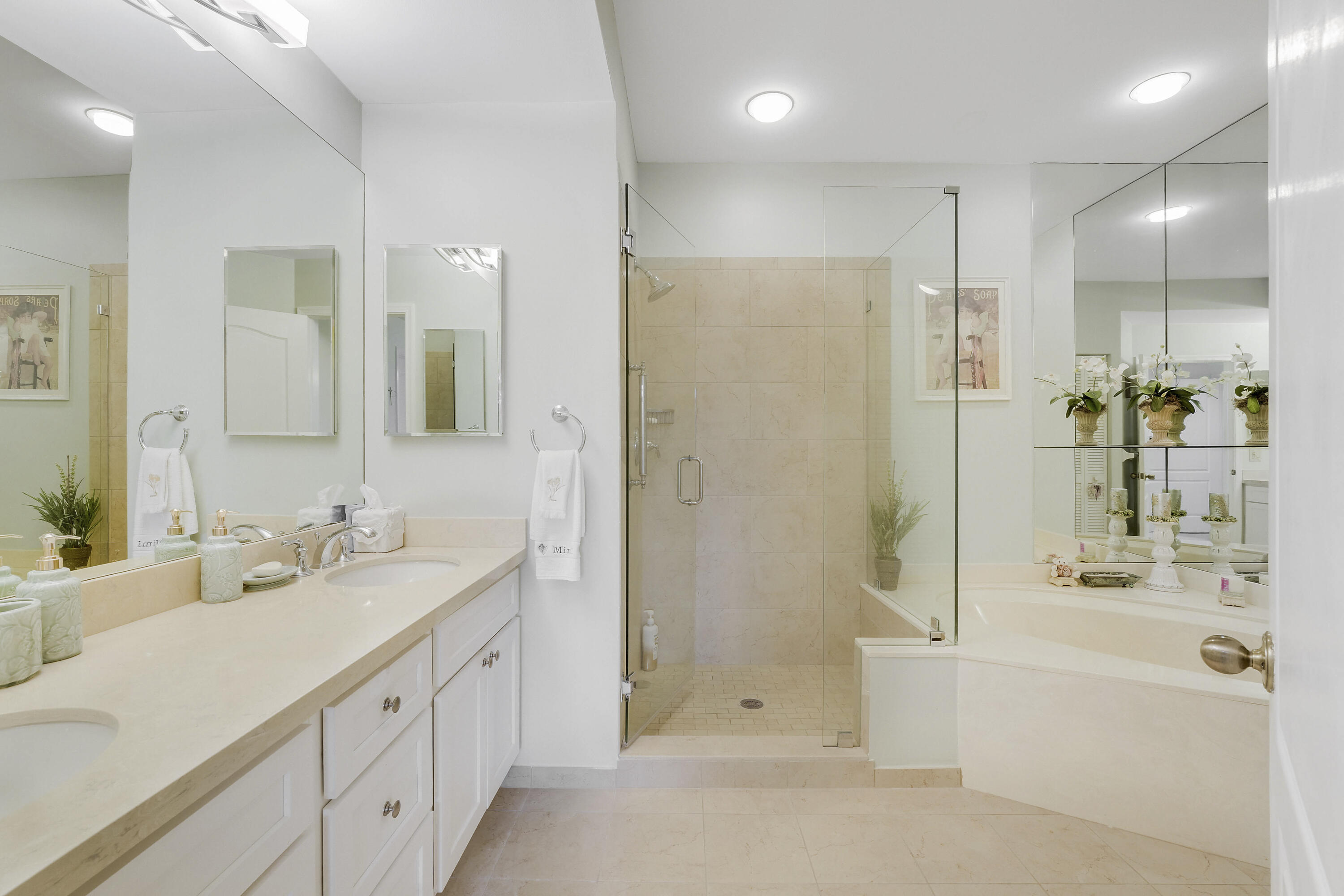 LEGENDS CONDO - Residential