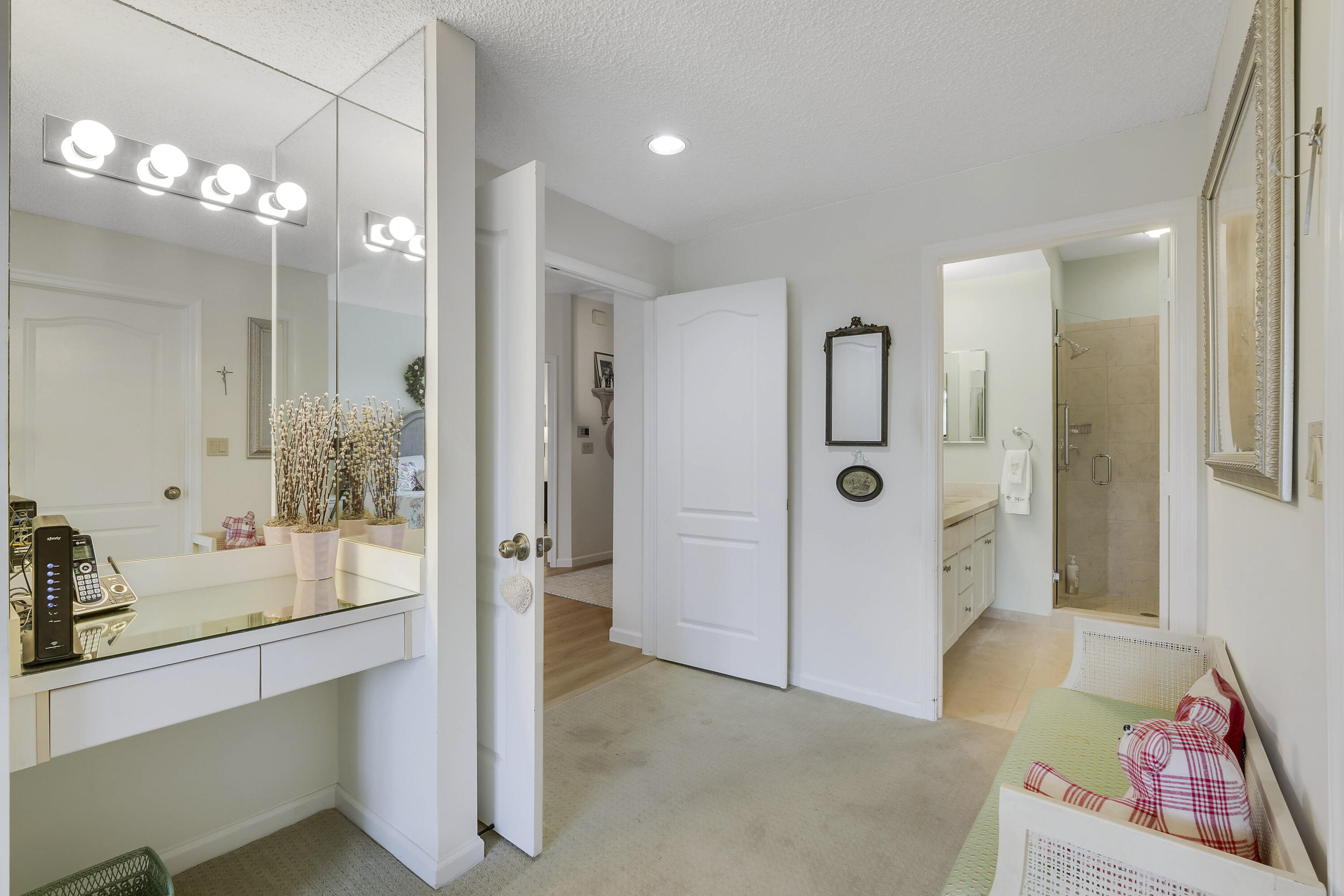 LEGENDS CONDO - Residential