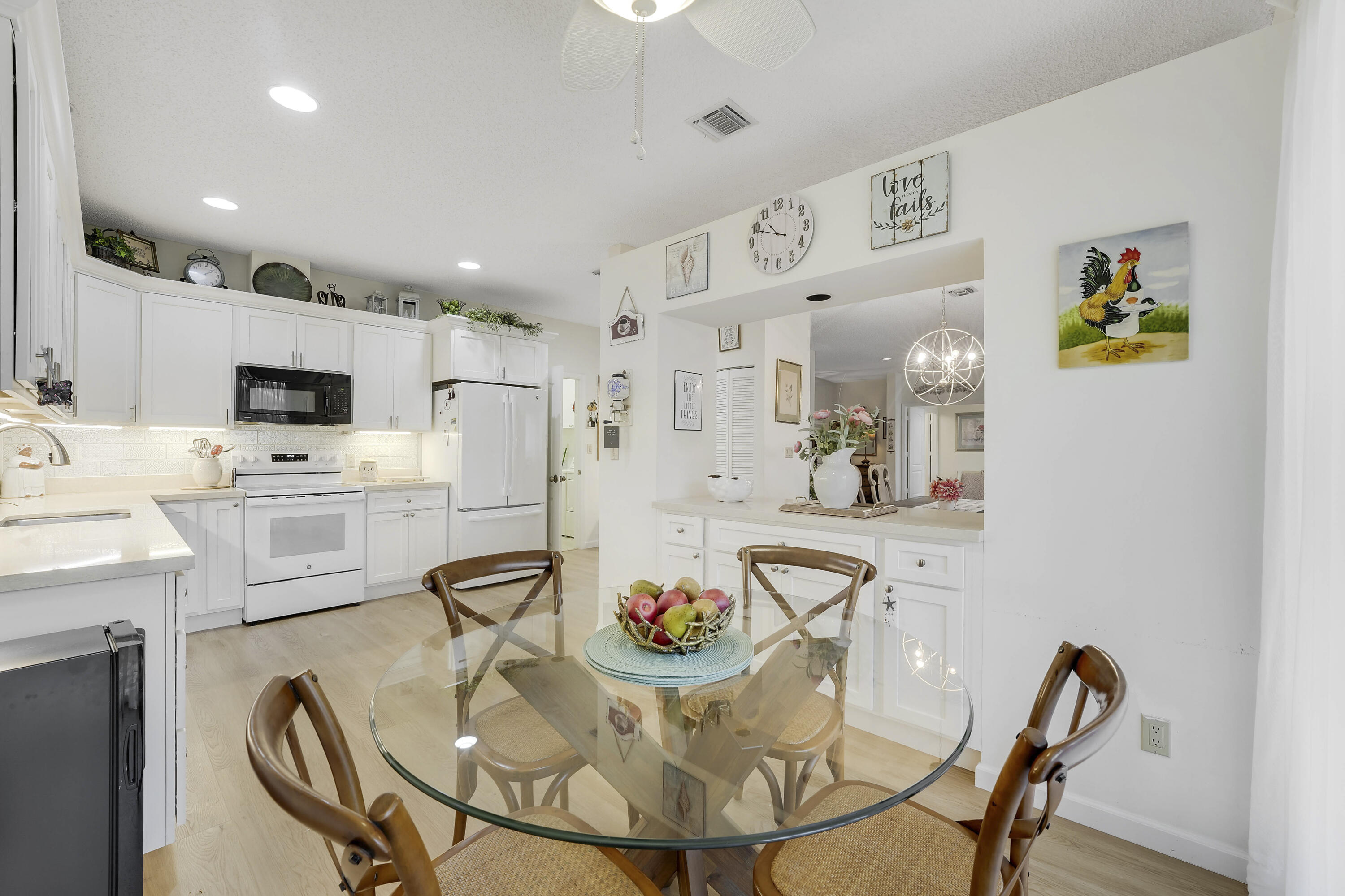 LEGENDS CONDO - Residential
