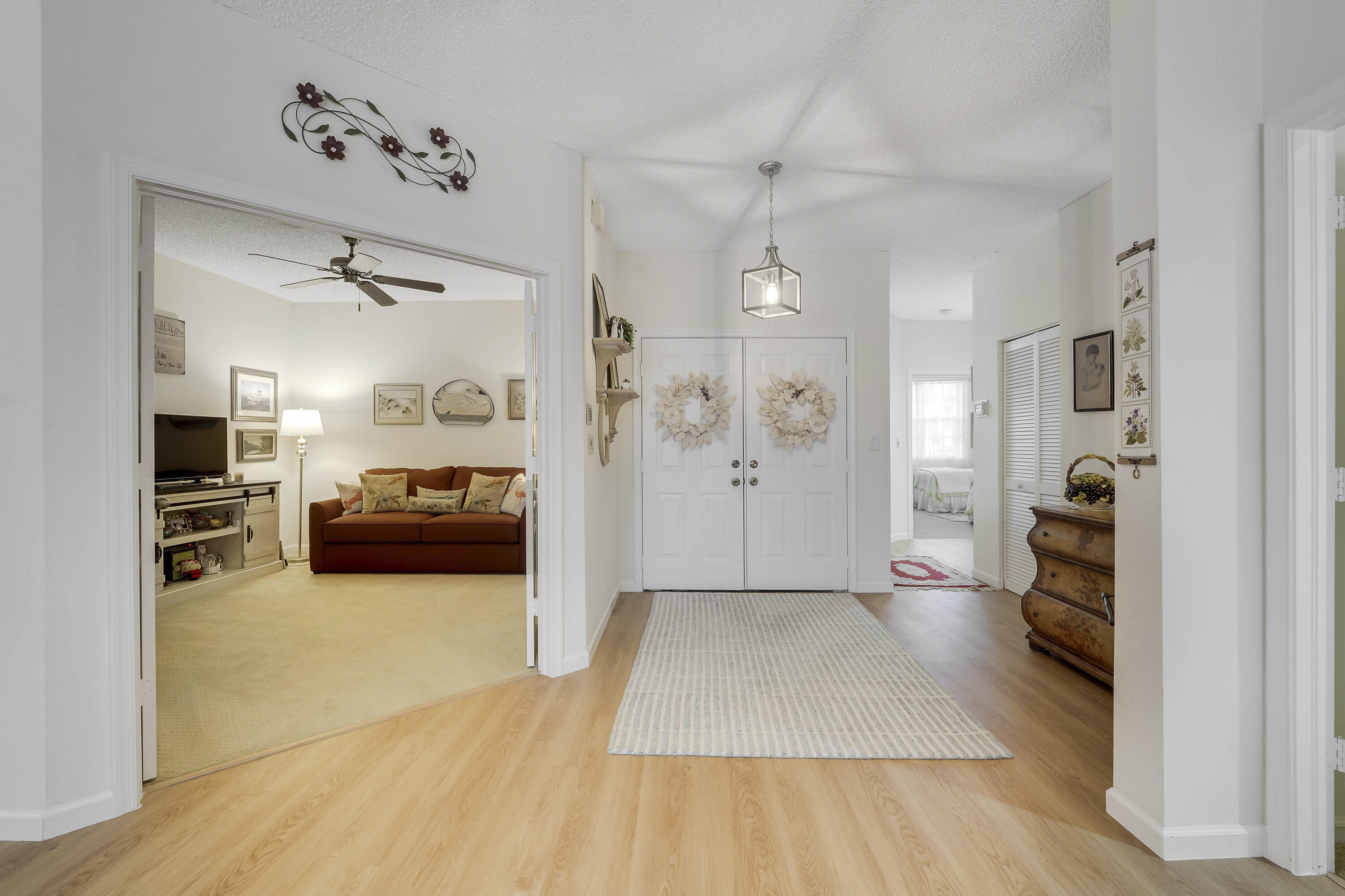 LEGENDS CONDO - Residential