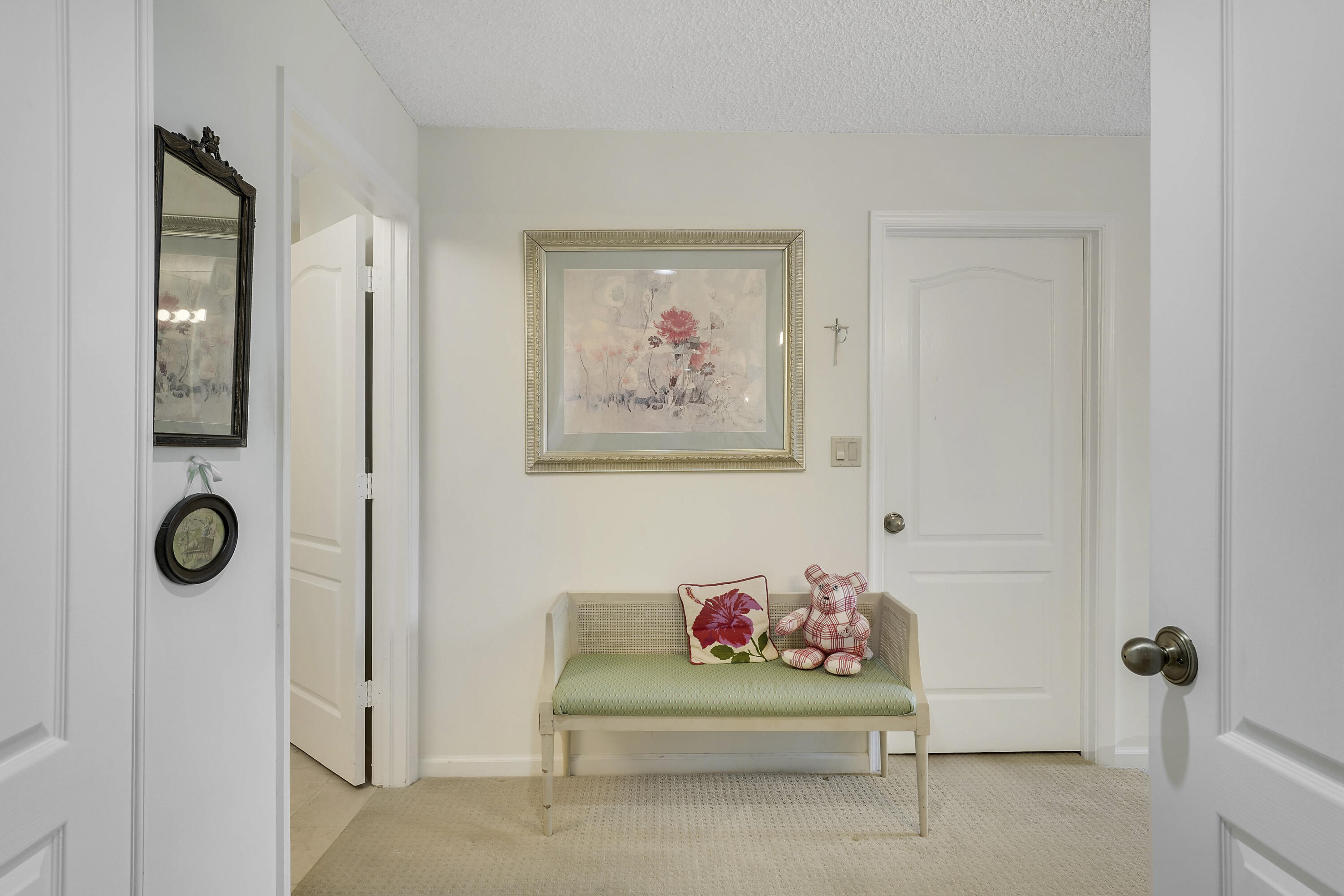 LEGENDS CONDO - Residential