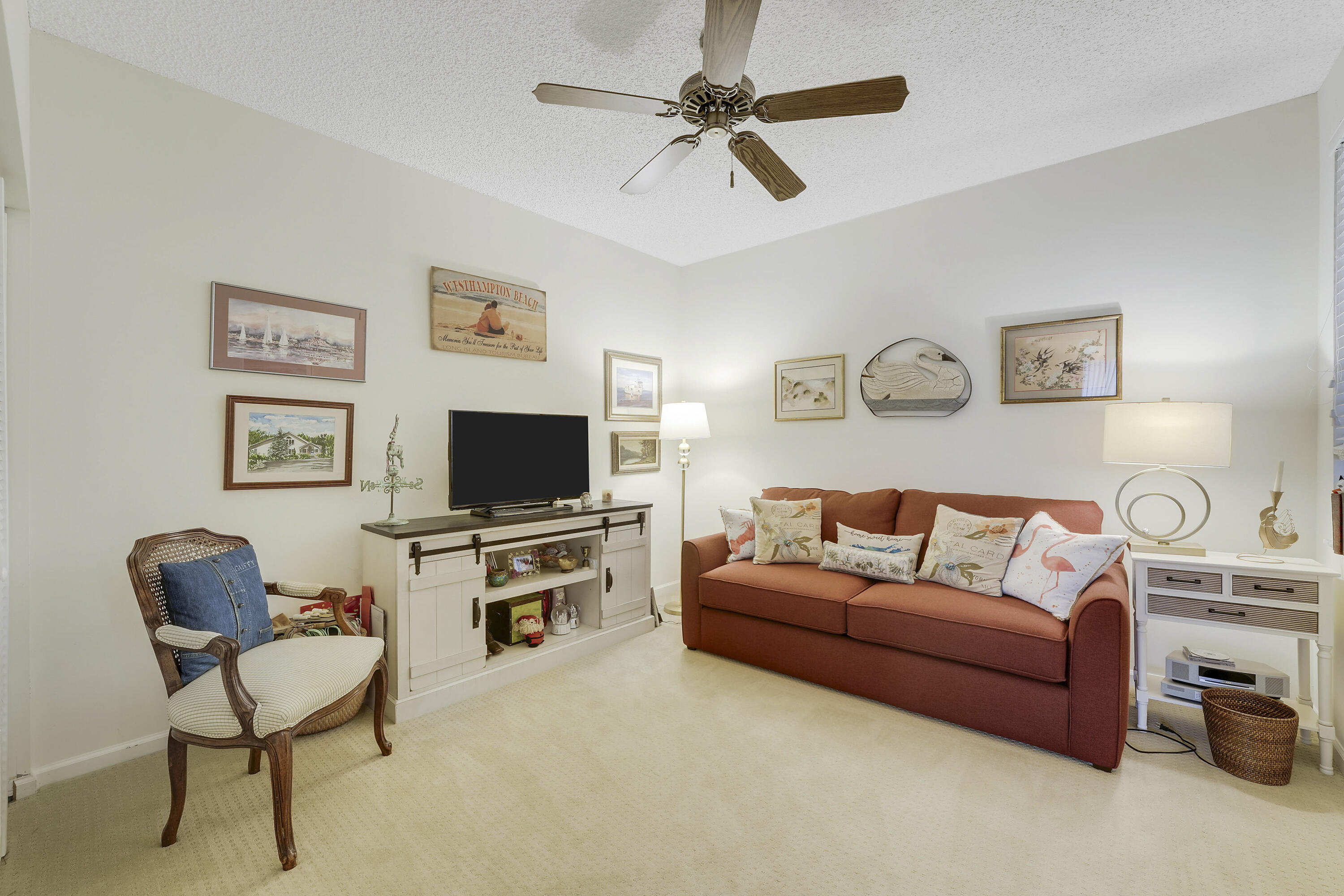 LEGENDS CONDO - Residential