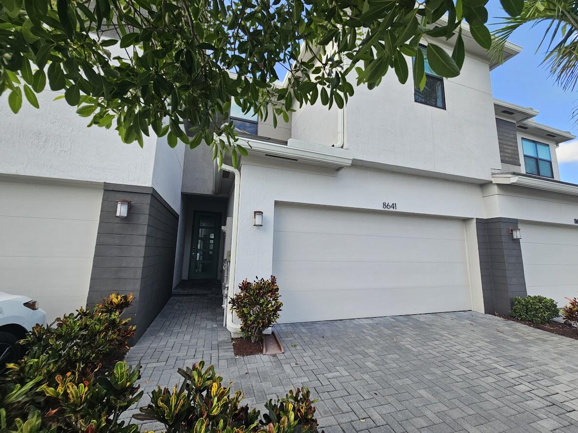 POLO LEGACY MXPD - Residential Lease