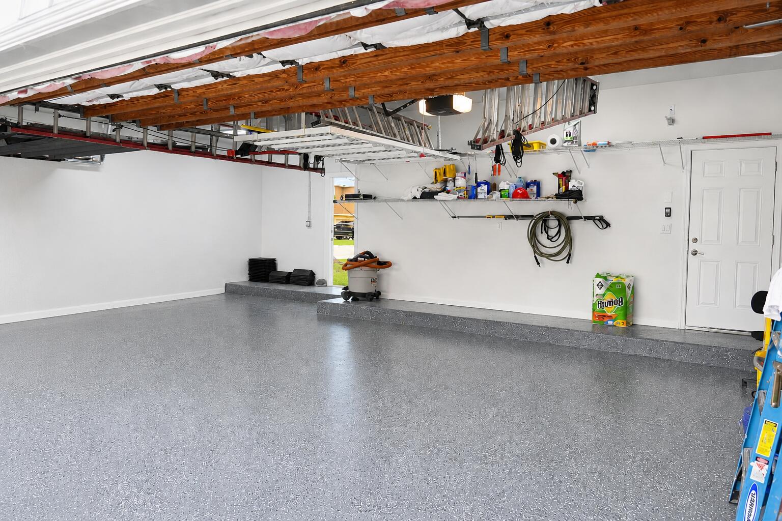 PEMBROKE SHORES - Residential